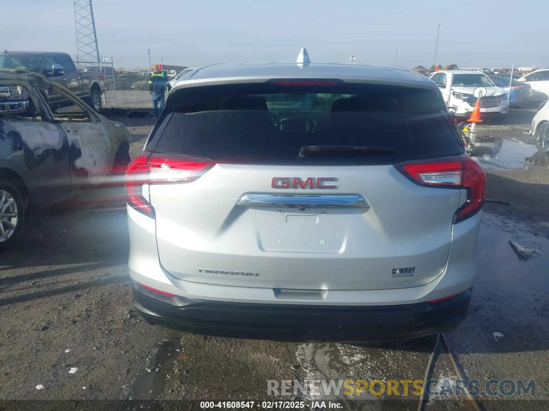 16 Photograph of a damaged car 3GKALMEV0NL190467 GMC TERRAIN 2022