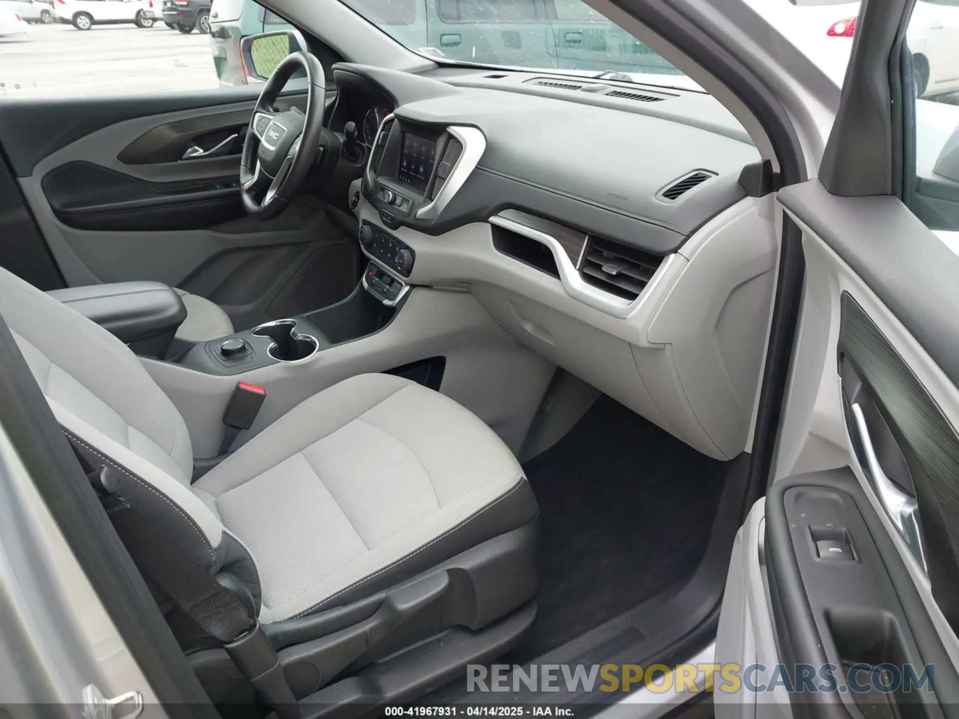 5 Photograph of a damaged car 3GKALMEV0NL271422 GMC TERRAIN 2022