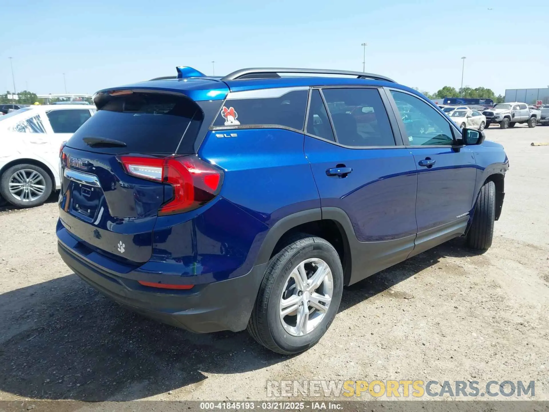 4 Photograph of a damaged car 3GKALMEV0NL299267 GMC TERRAIN 2022