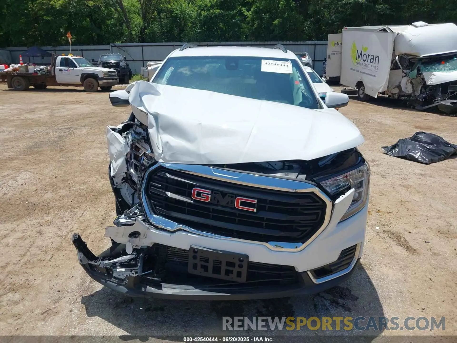 13 Photograph of a damaged car 3GKALMEV1NL114546 GMC TERRAIN 2022
