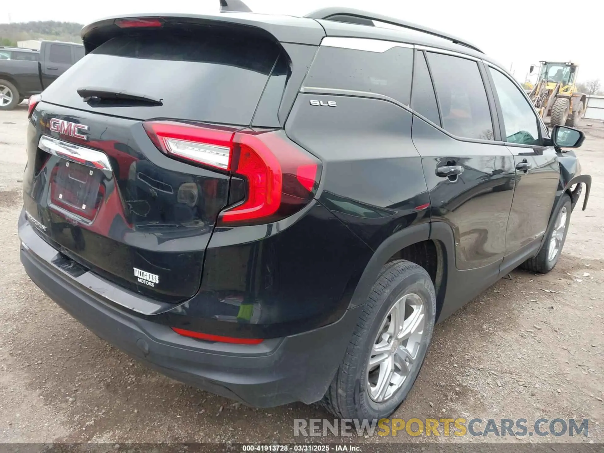 4 Photograph of a damaged car 3GKALMEV1NL166310 GMC TERRAIN 2022