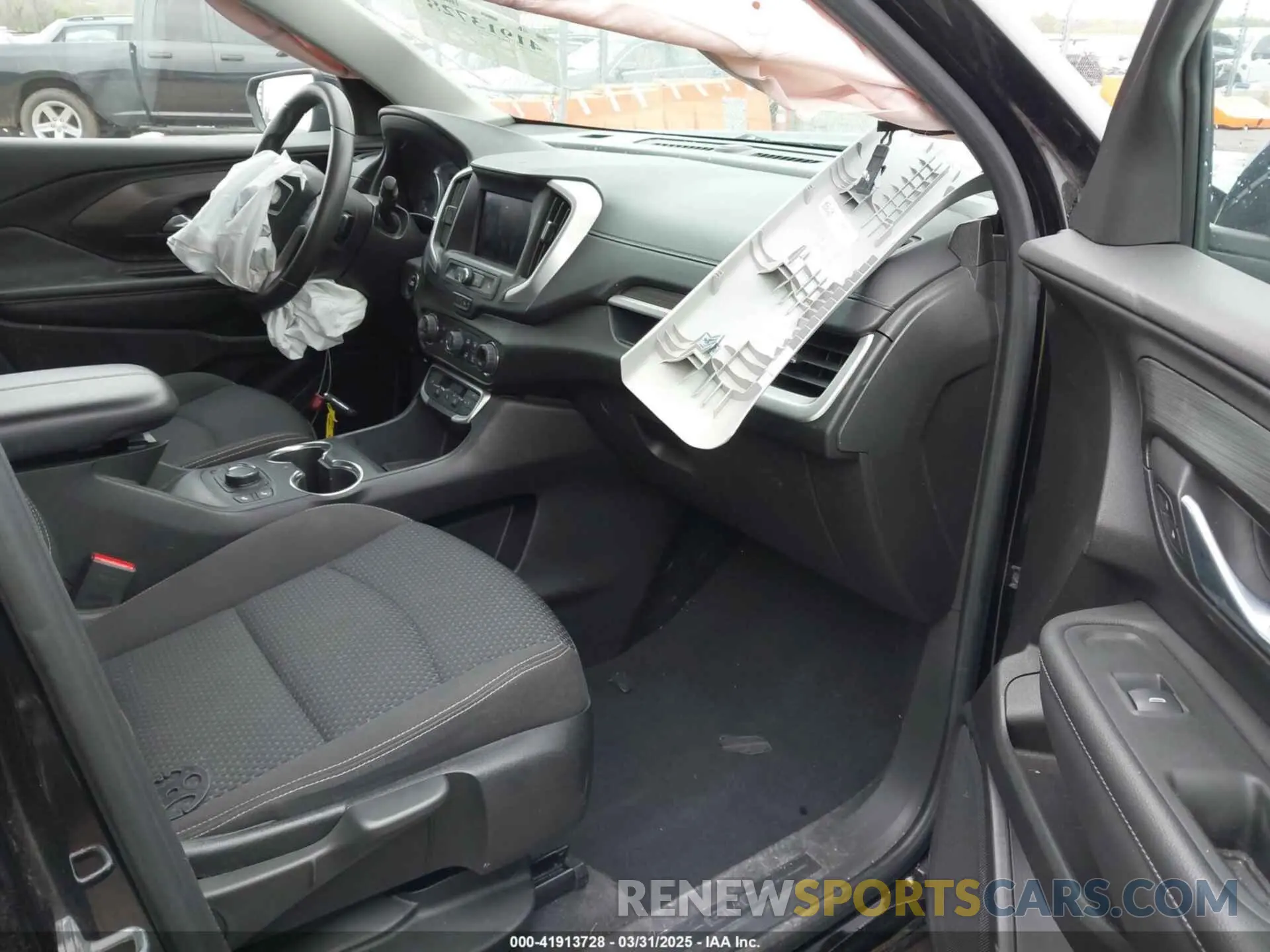 5 Photograph of a damaged car 3GKALMEV1NL166310 GMC TERRAIN 2022
