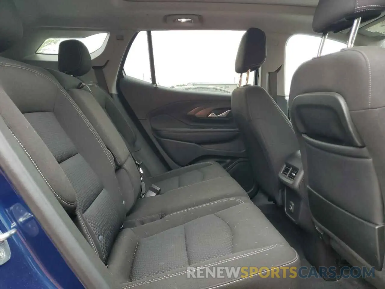 11 Photograph of a damaged car 3GKALMEV1NL203016 GMC TERRAIN 2022