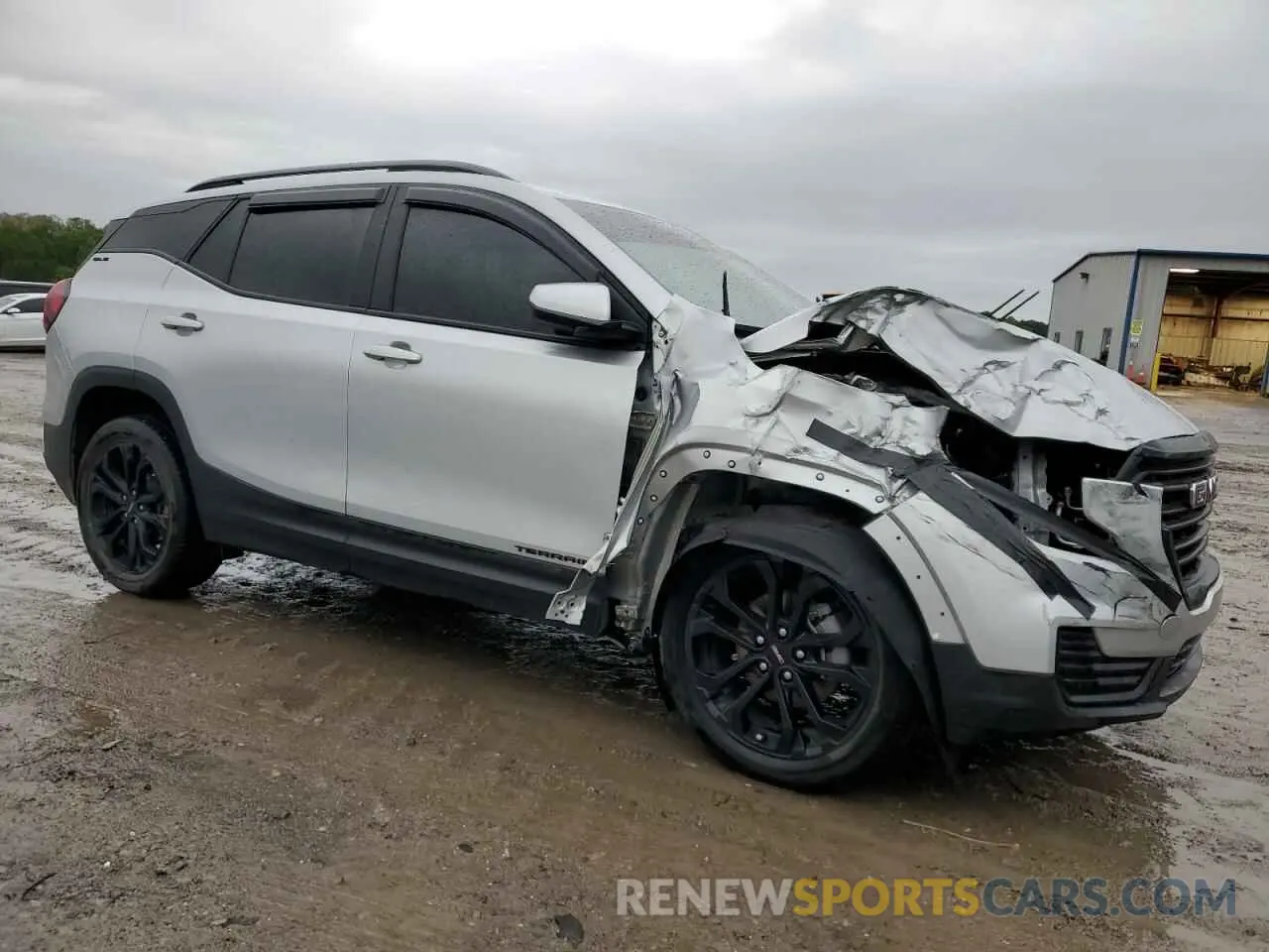4 Photograph of a damaged car 3GKALMEV1NL238137 GMC TERRAIN 2022