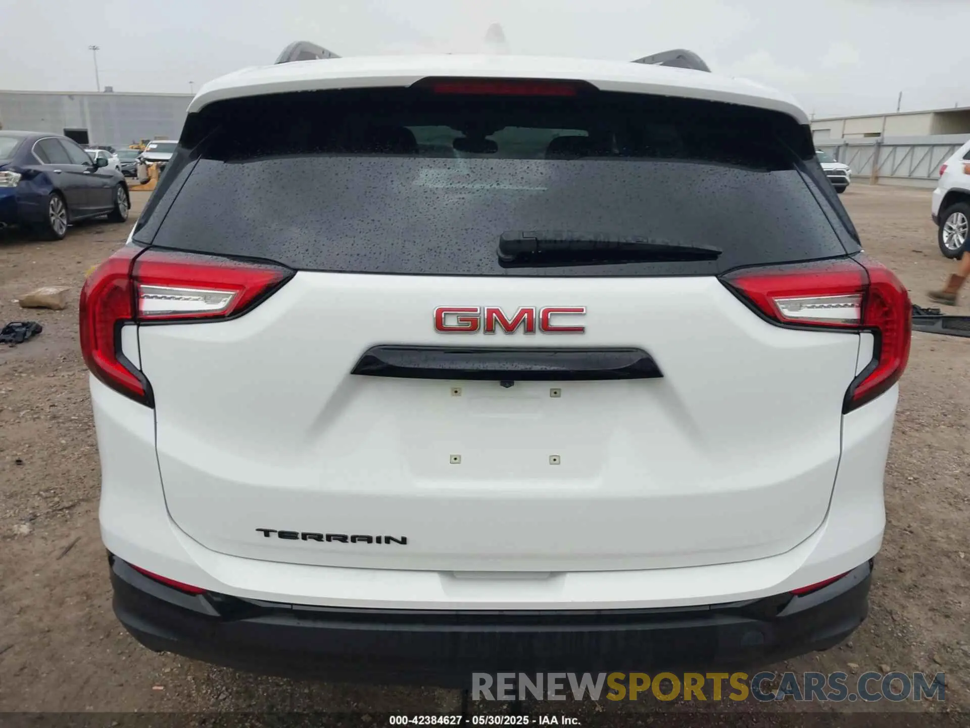 17 Photograph of a damaged car 3GKALMEV1NL310132 GMC TERRAIN 2022