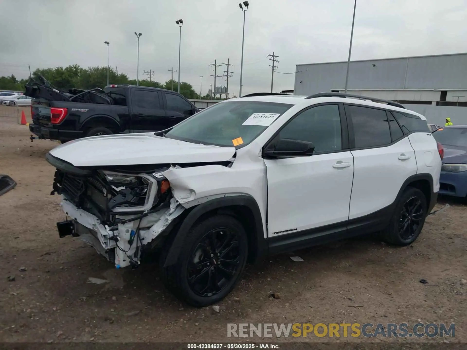 2 Photograph of a damaged car 3GKALMEV1NL310132 GMC TERRAIN 2022