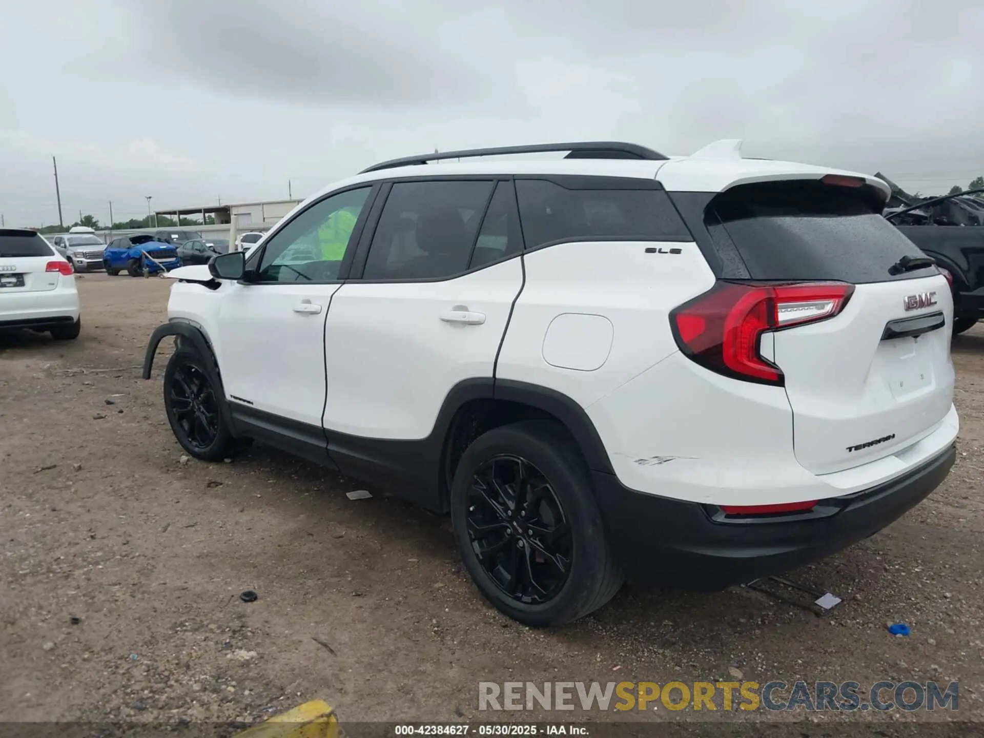 3 Photograph of a damaged car 3GKALMEV1NL310132 GMC TERRAIN 2022