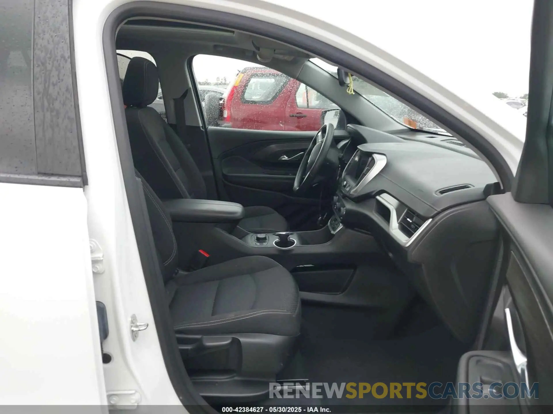 5 Photograph of a damaged car 3GKALMEV1NL310132 GMC TERRAIN 2022