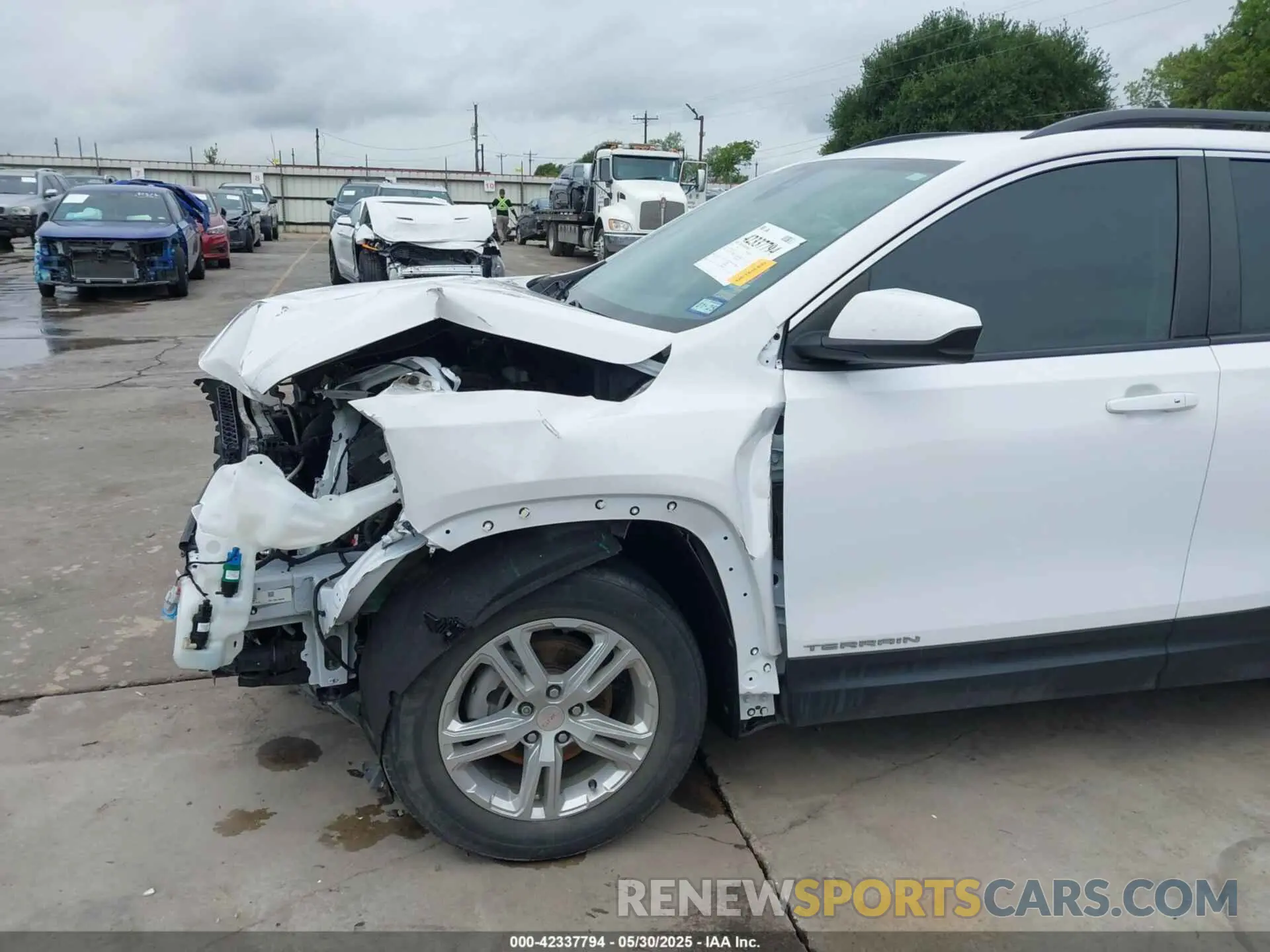 18 Photograph of a damaged car 3GKALMEV2NL137933 GMC TERRAIN 2022