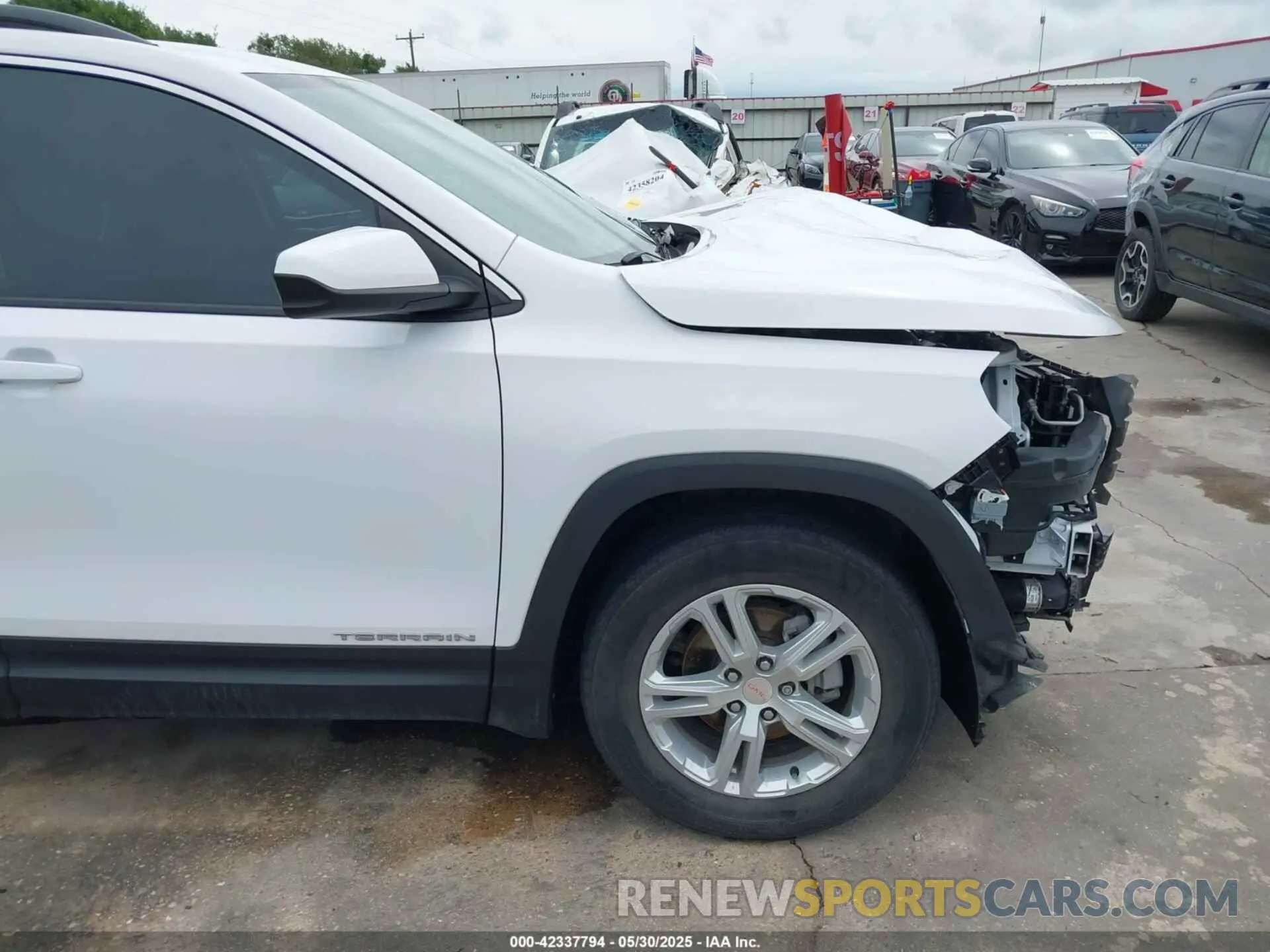 19 Photograph of a damaged car 3GKALMEV2NL137933 GMC TERRAIN 2022