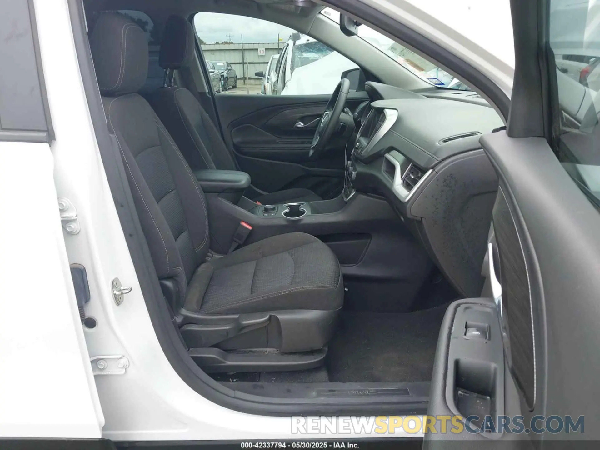 5 Photograph of a damaged car 3GKALMEV2NL137933 GMC TERRAIN 2022