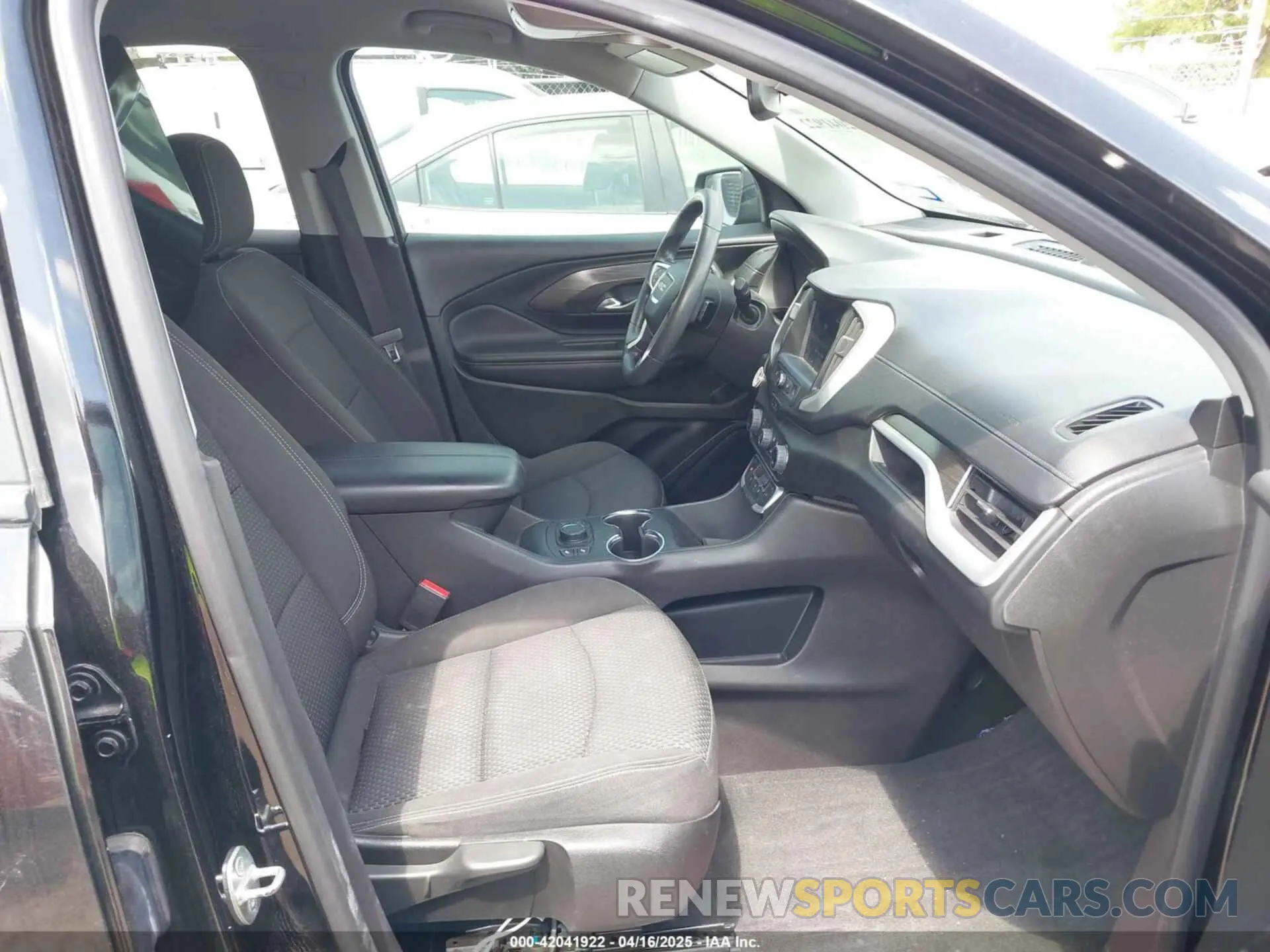 5 Photograph of a damaged car 3GKALMEV2NL204823 GMC TERRAIN 2022