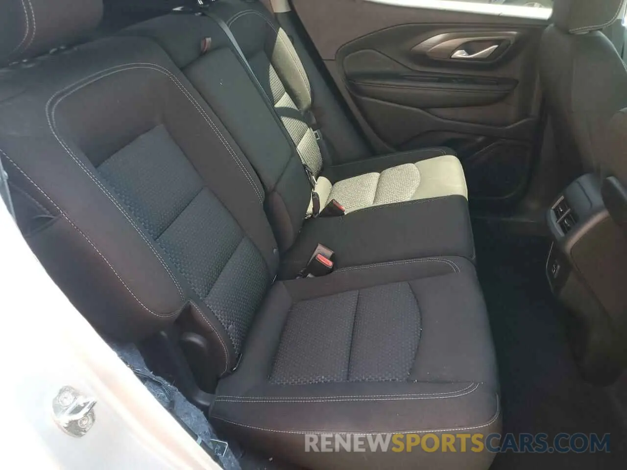 10 Photograph of a damaged car 3GKALMEV2NL209407 GMC TERRAIN 2022