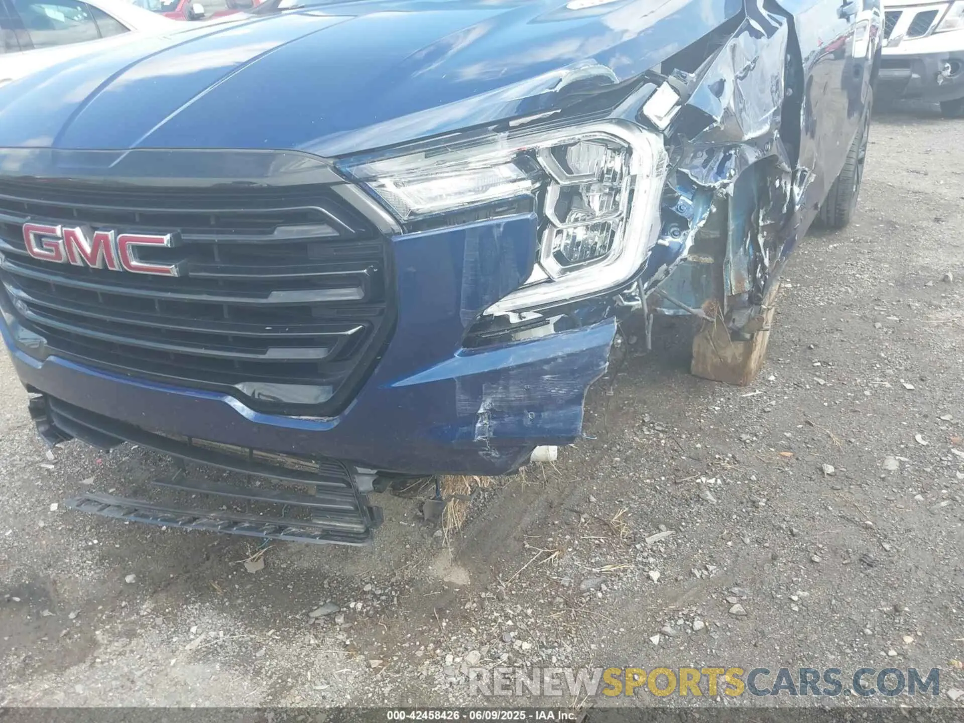 19 Photograph of a damaged car 3GKALMEV2NL265542 GMC TERRAIN 2022