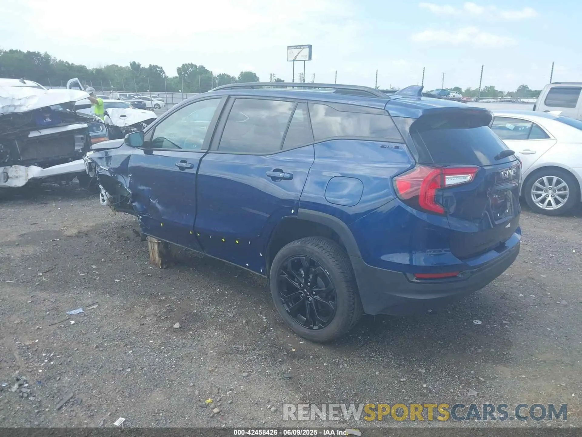 3 Photograph of a damaged car 3GKALMEV2NL265542 GMC TERRAIN 2022