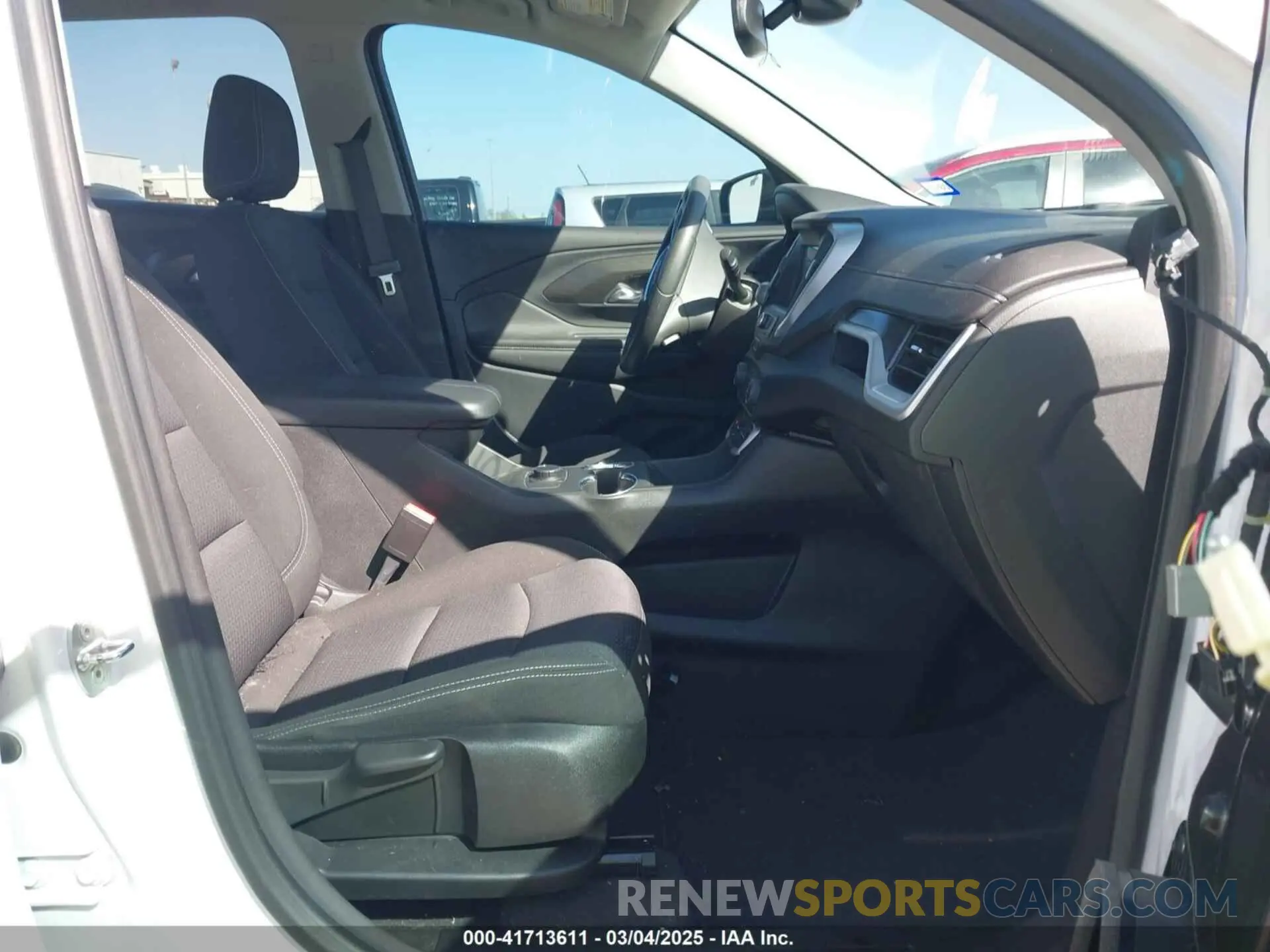 5 Photograph of a damaged car 3GKALMEV2NL273267 GMC TERRAIN 2022