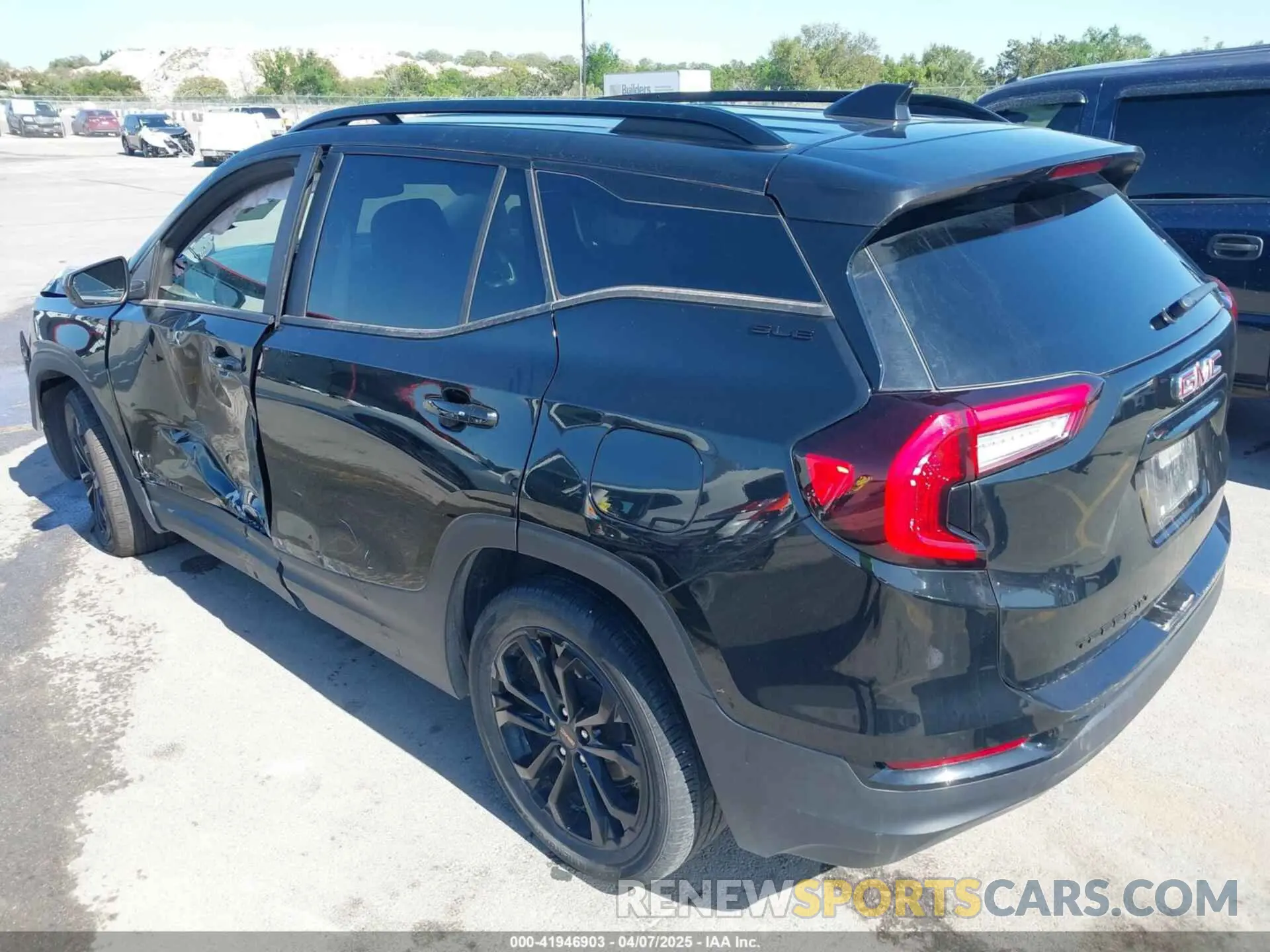 18 Photograph of a damaged car 3GKALMEV2NL314044 GMC TERRAIN 2022