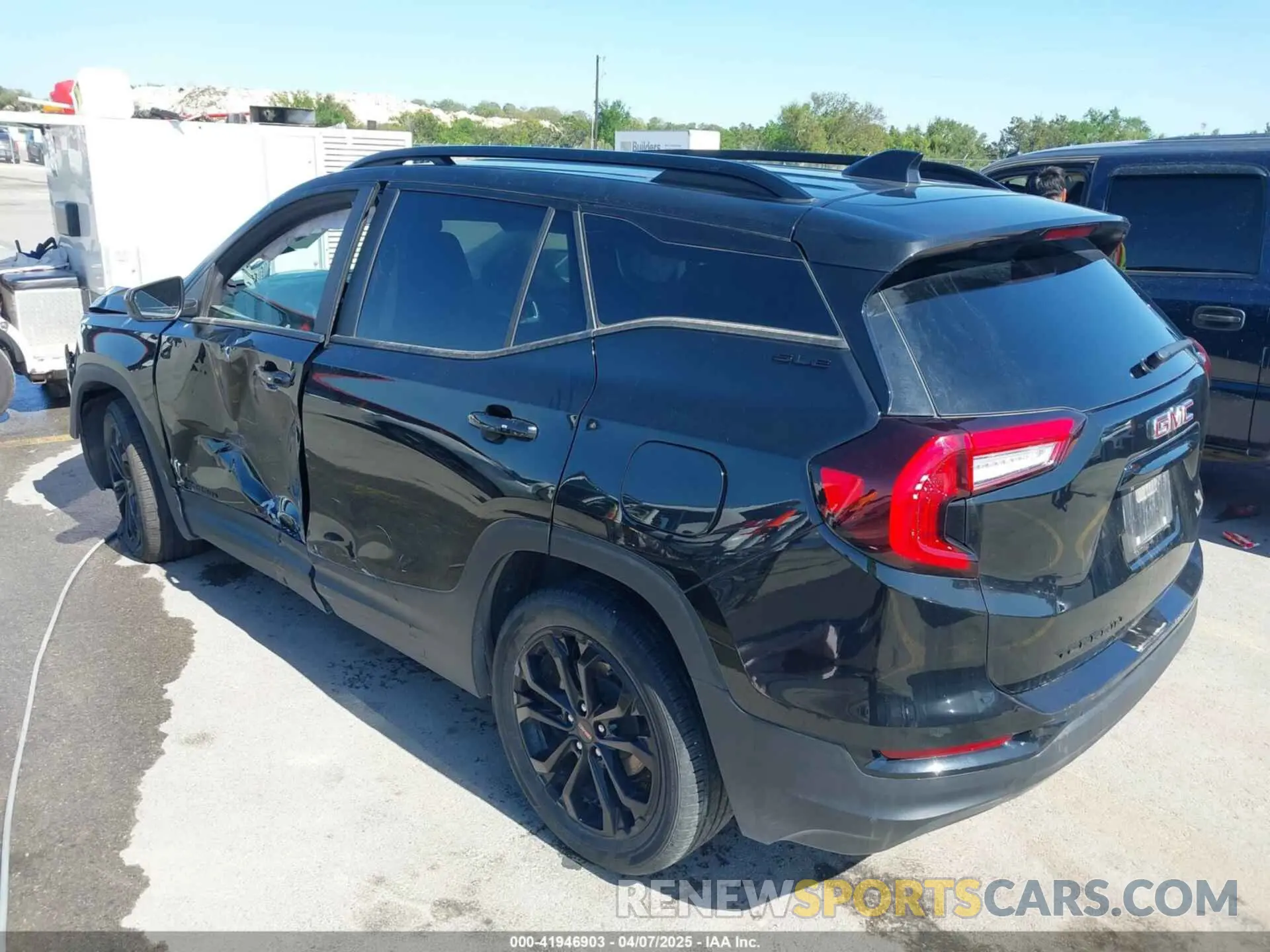 3 Photograph of a damaged car 3GKALMEV2NL314044 GMC TERRAIN 2022