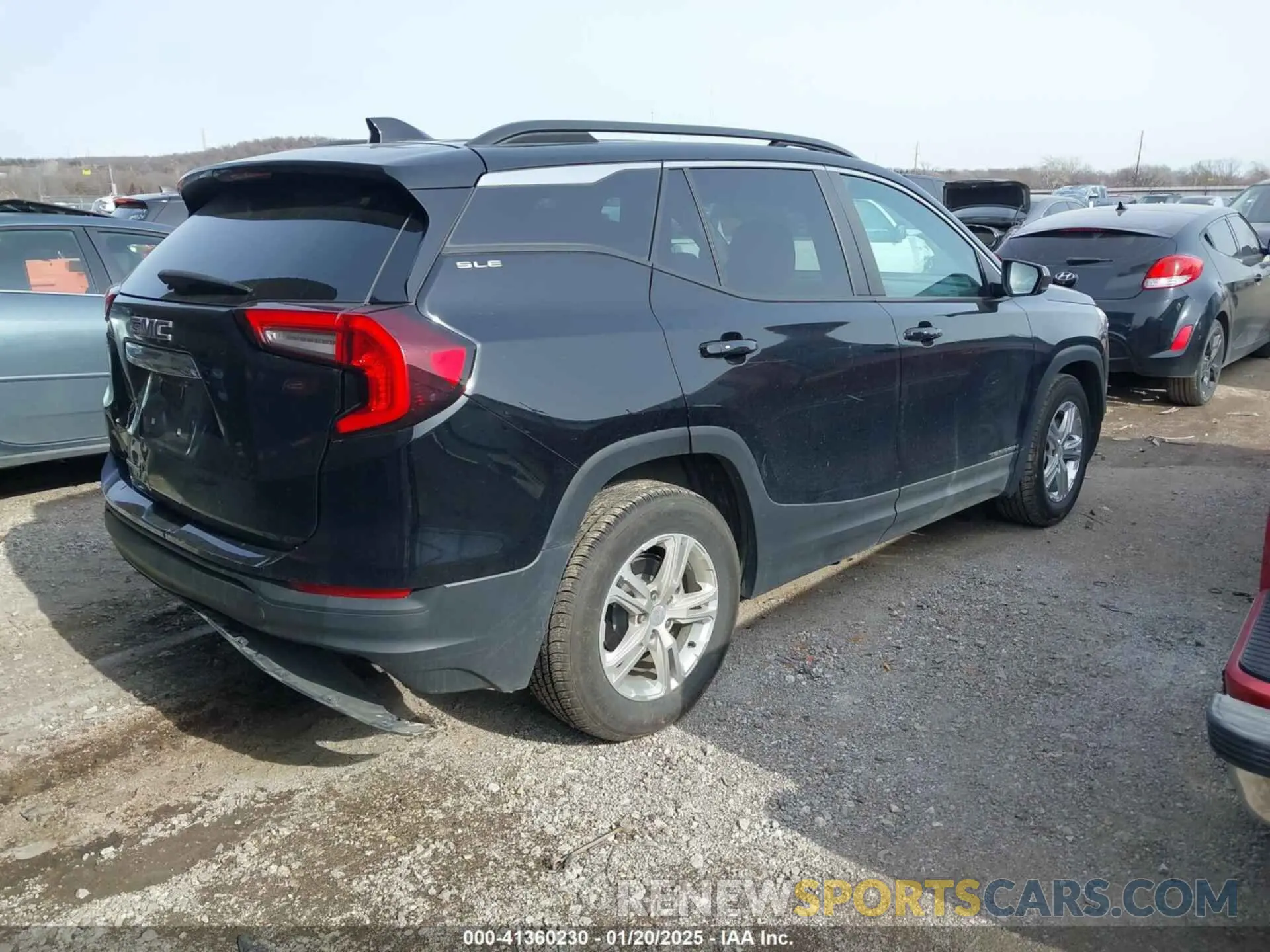 4 Photograph of a damaged car 3GKALMEV3NL108859 GMC TERRAIN 2022