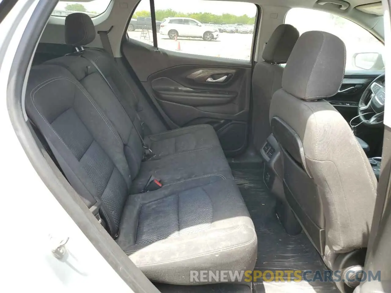 11 Photograph of a damaged car 3GKALMEV3NL108960 GMC TERRAIN 2022