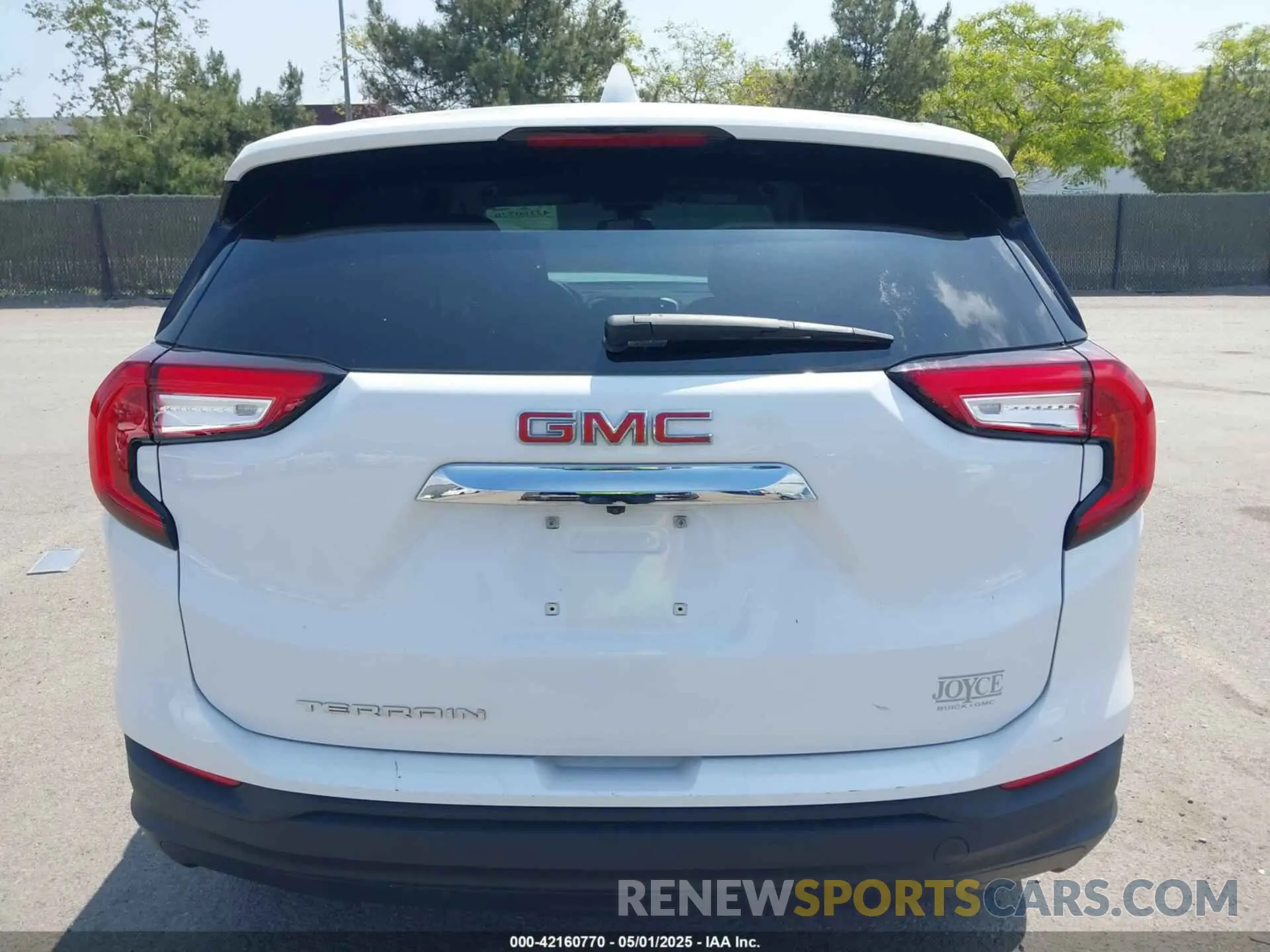 16 Photograph of a damaged car 3GKALMEV3NL228452 GMC TERRAIN 2022