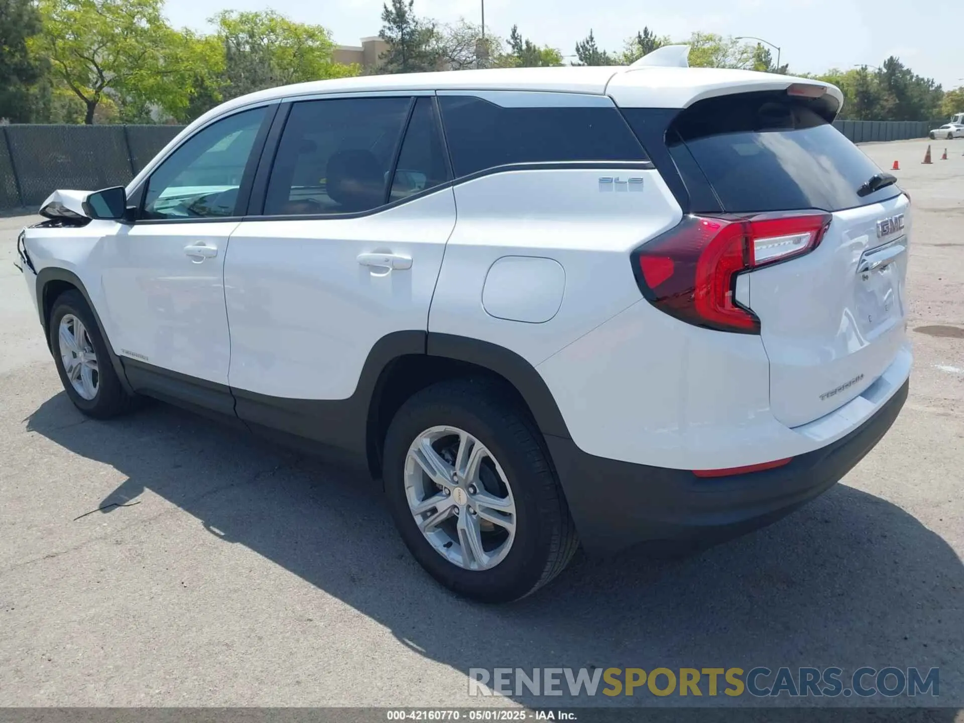 3 Photograph of a damaged car 3GKALMEV3NL228452 GMC TERRAIN 2022