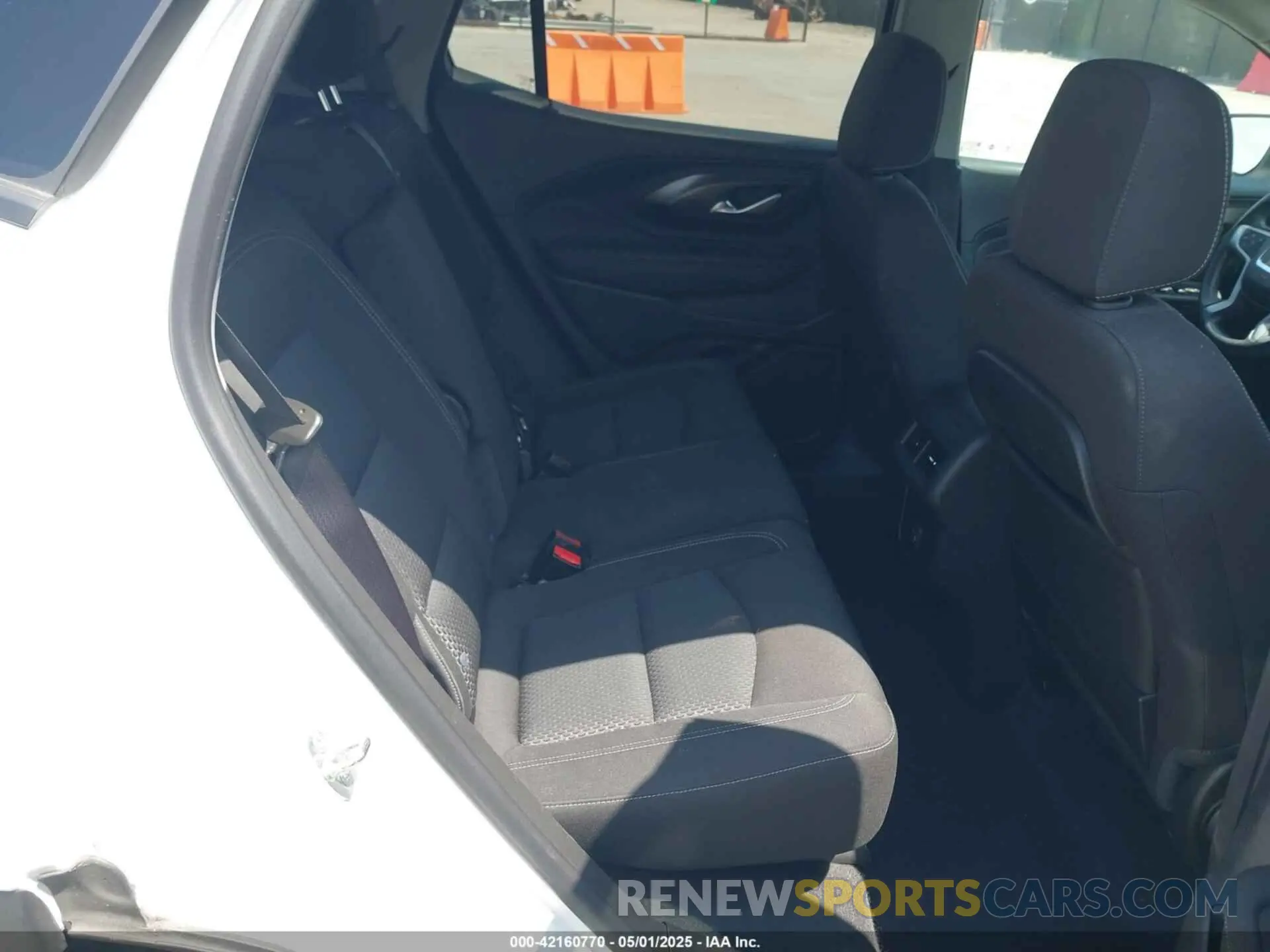 8 Photograph of a damaged car 3GKALMEV3NL228452 GMC TERRAIN 2022