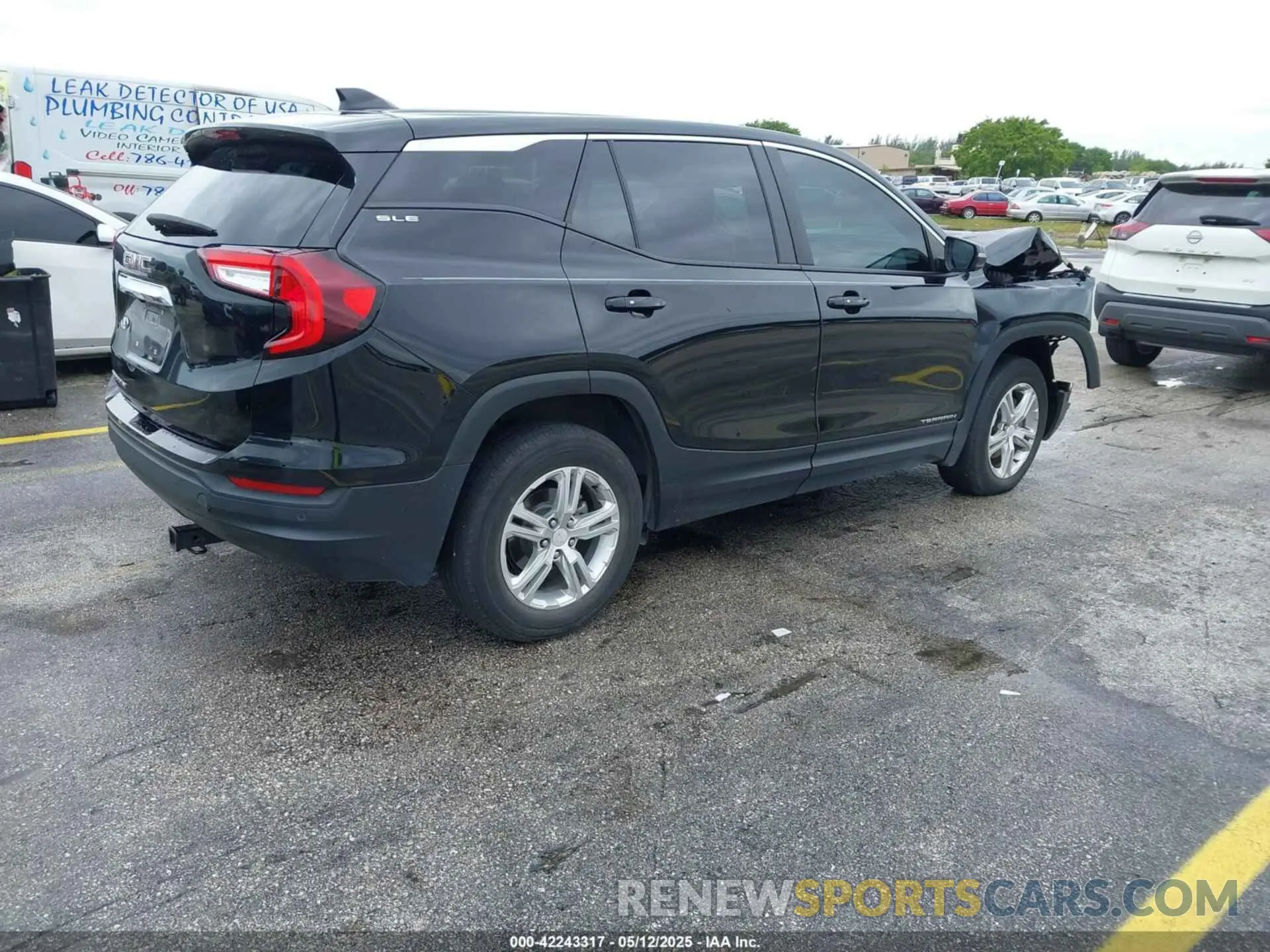 4 Photograph of a damaged car 3GKALMEV5NL174474 GMC TERRAIN 2022