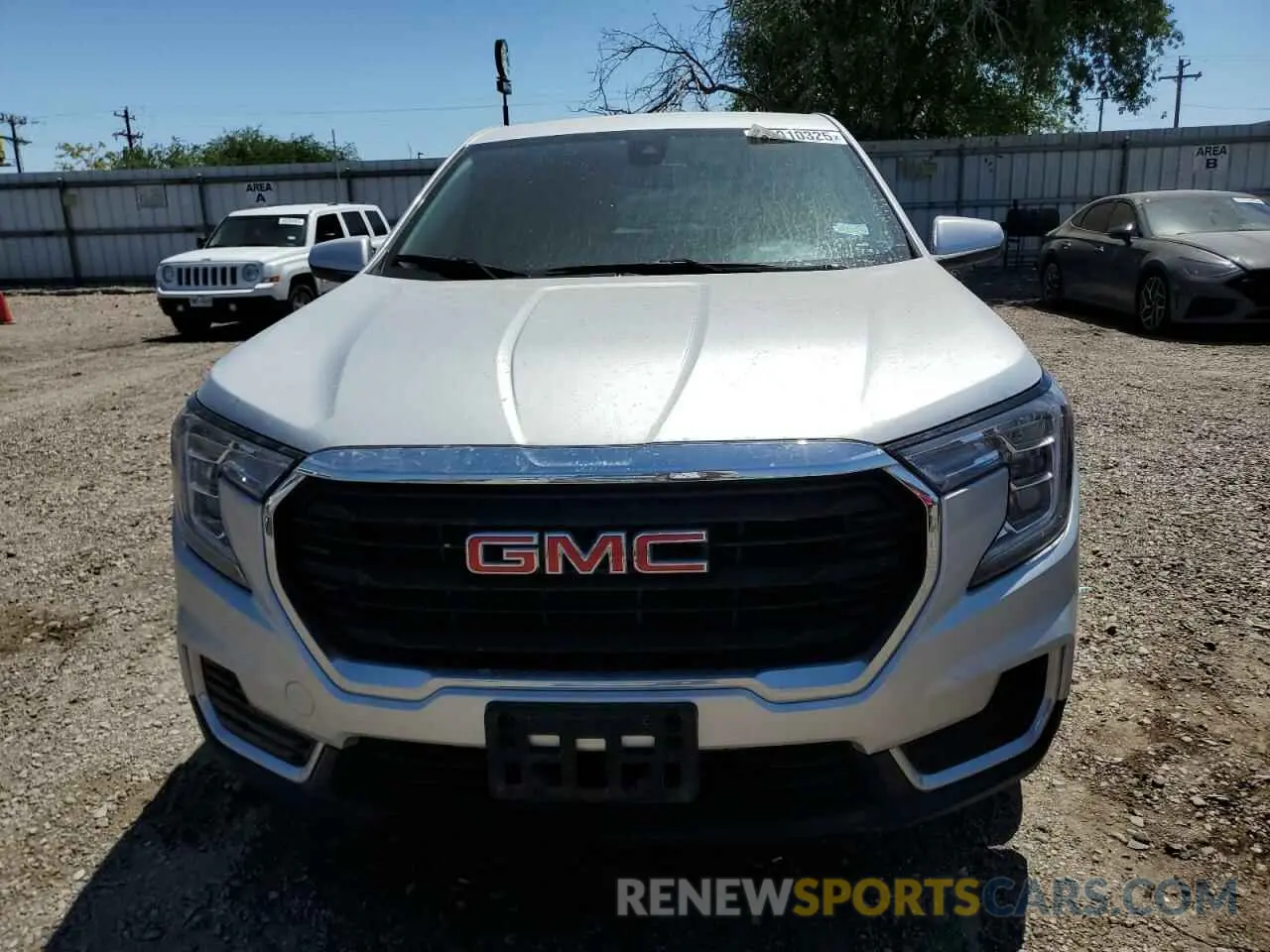 5 Photograph of a damaged car 3GKALMEV5NL206727 GMC TERRAIN 2022