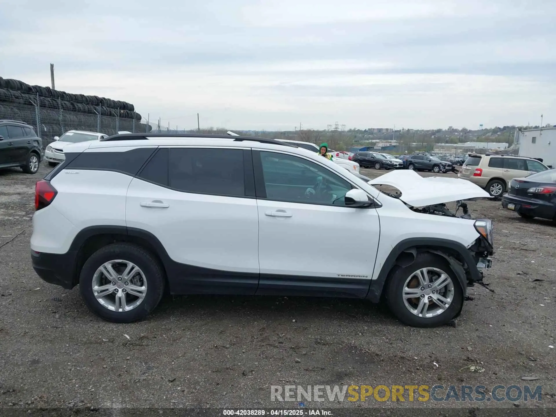 14 Photograph of a damaged car 3GKALMEV5NL212091 GMC TERRAIN 2022