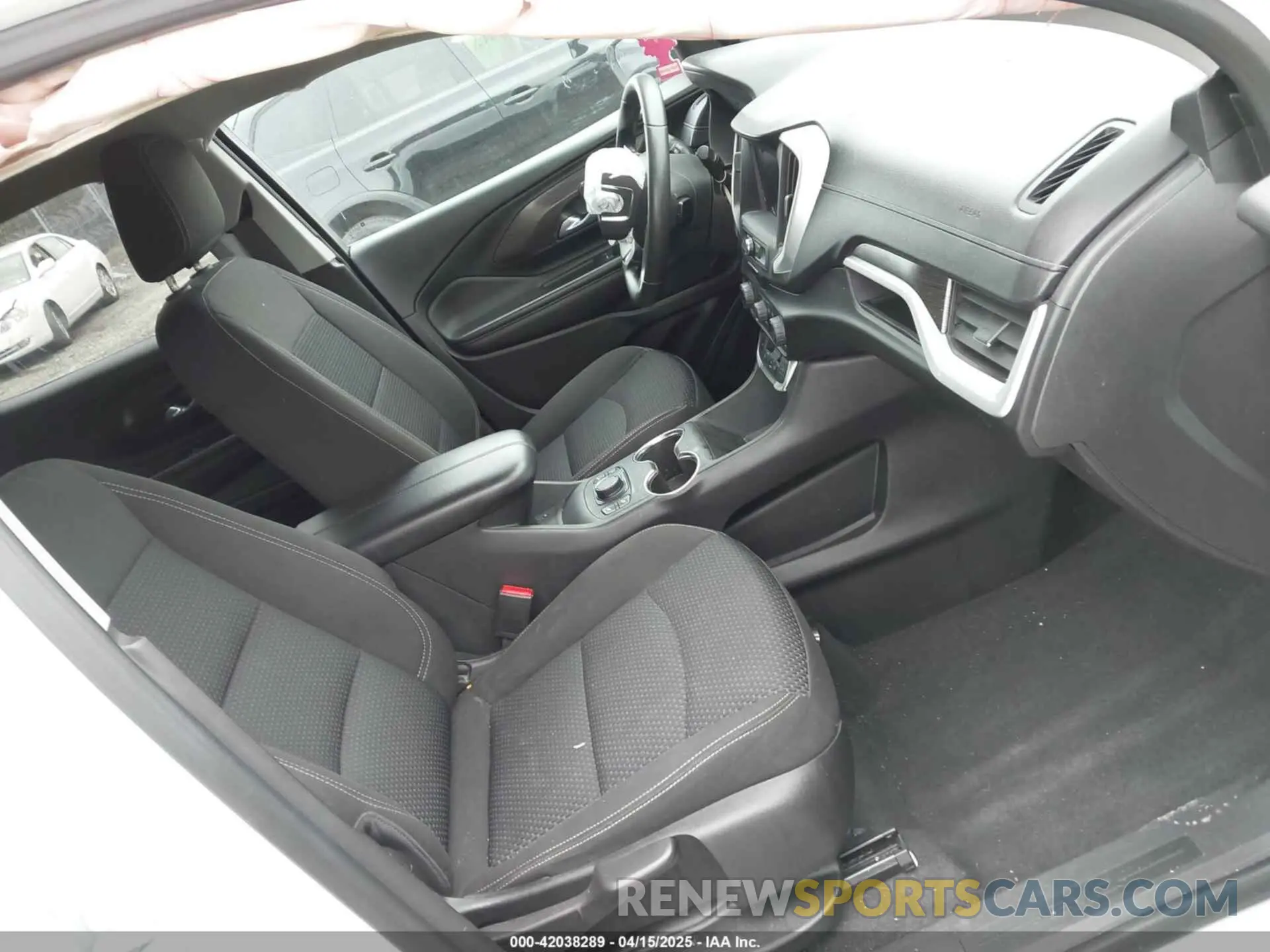 5 Photograph of a damaged car 3GKALMEV5NL212091 GMC TERRAIN 2022