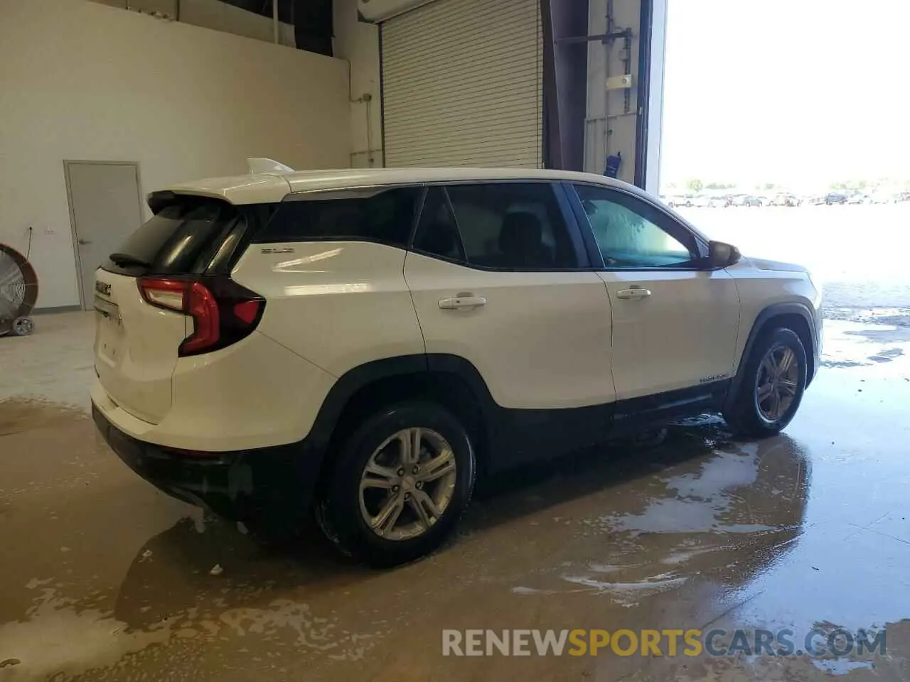 3 Photograph of a damaged car 3GKALMEV5NL274672 GMC TERRAIN 2022