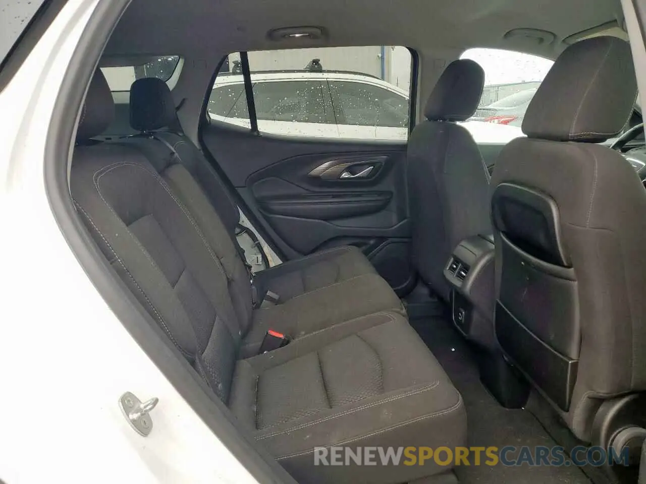 11 Photograph of a damaged car 3GKALMEV6NL122724 GMC TERRAIN 2022