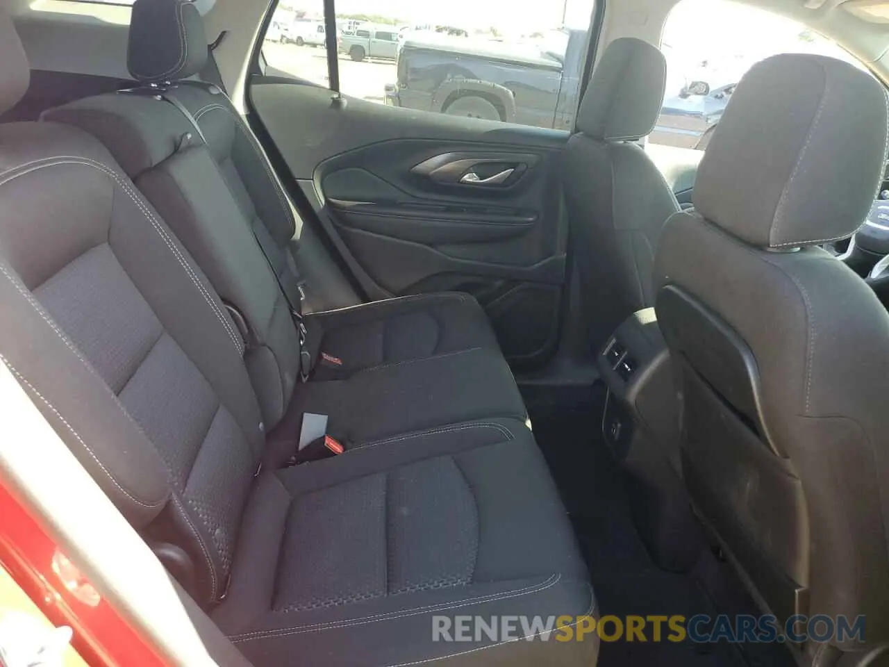 11 Photograph of a damaged car 3GKALMEV6NL203397 GMC TERRAIN 2022