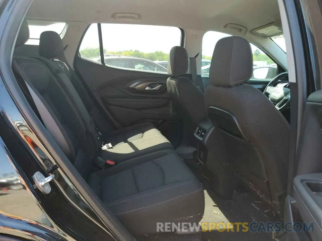 11 Photograph of a damaged car 3GKALMEV6NL211807 GMC TERRAIN 2022