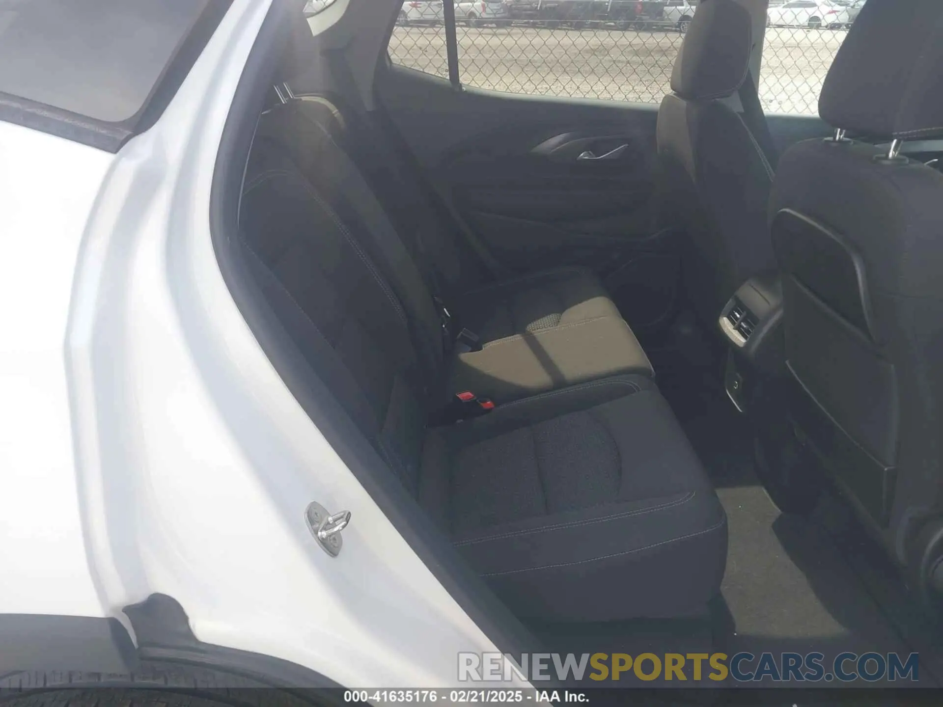 8 Photograph of a damaged car 3GKALMEV6NL309218 GMC TERRAIN 2022