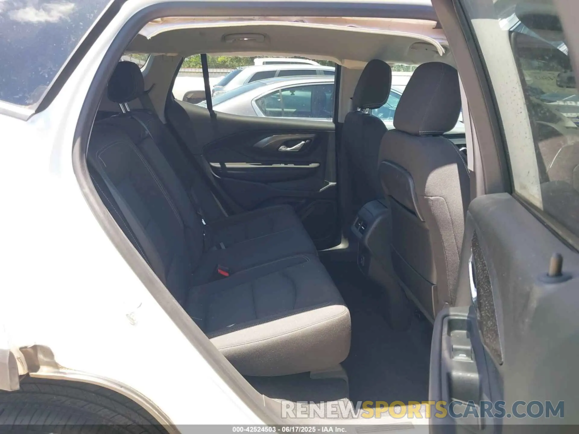 8 Photograph of a damaged car 3GKALMEV6NL310482 GMC TERRAIN 2022