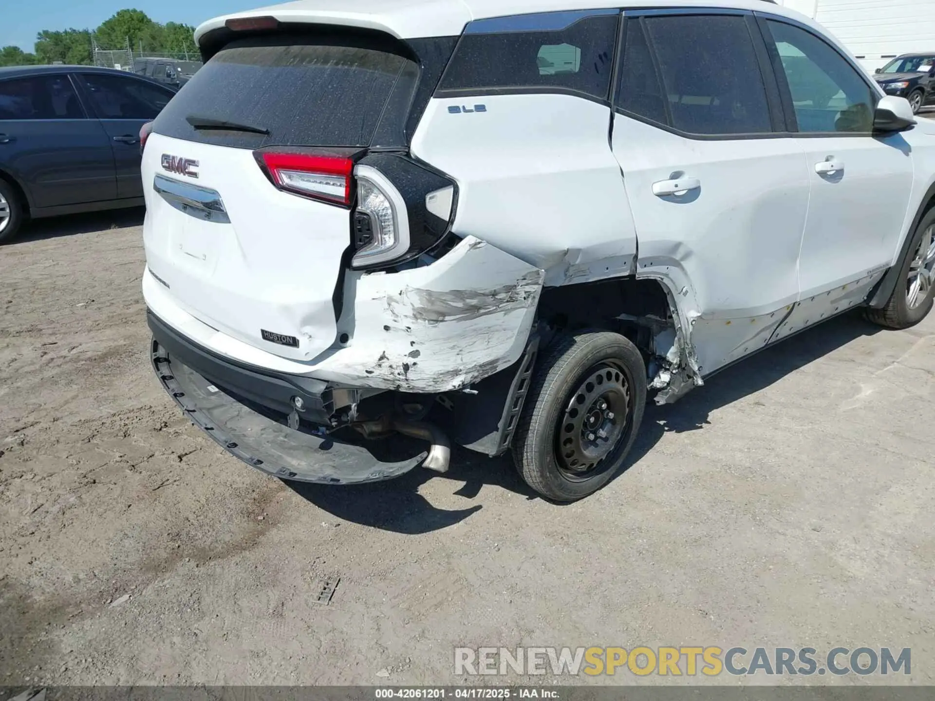 6 Photograph of a damaged car 3GKALMEV6NL310501 GMC TERRAIN 2022