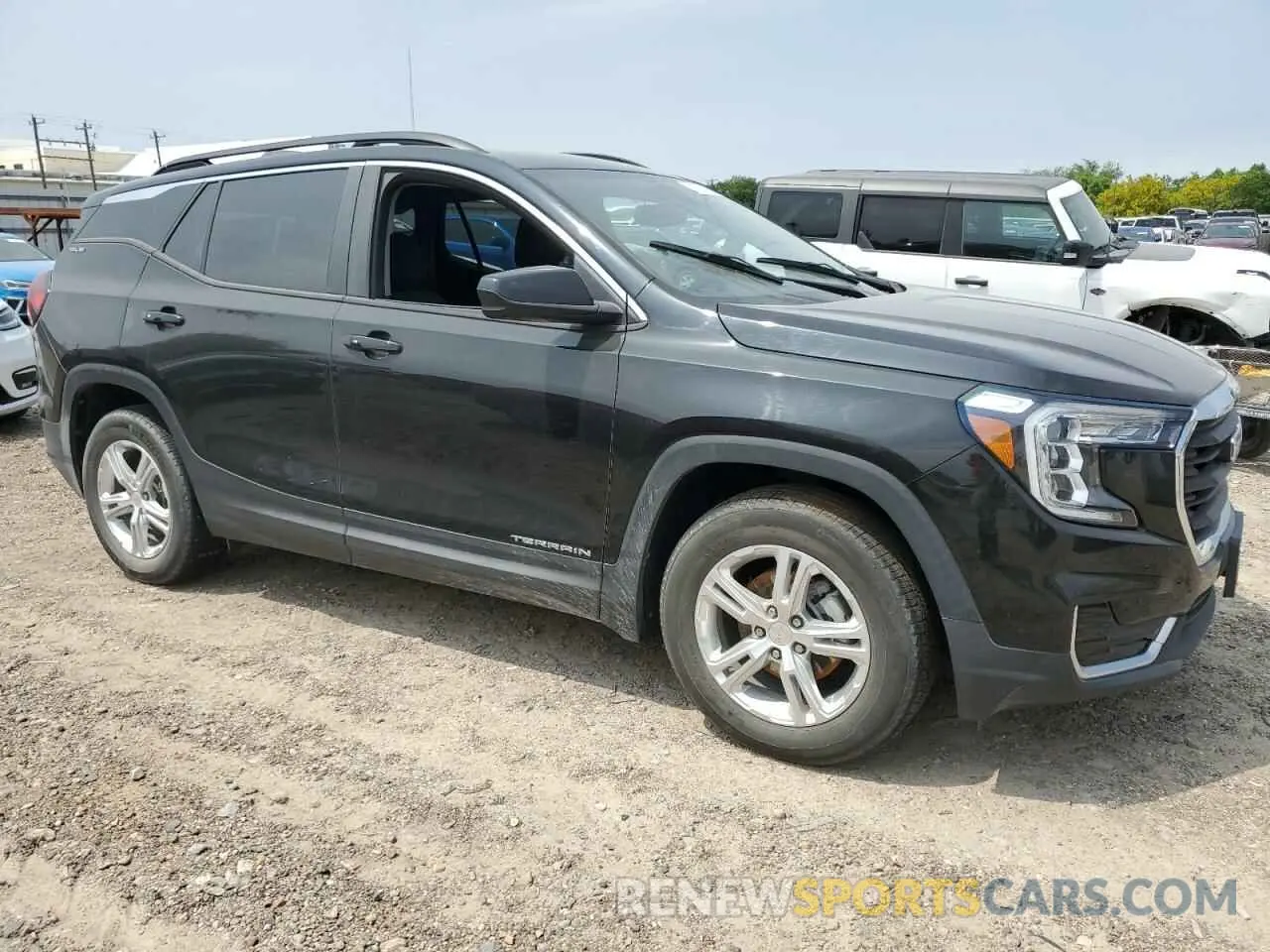 4 Photograph of a damaged car 3GKALMEV7NL114745 GMC TERRAIN 2022