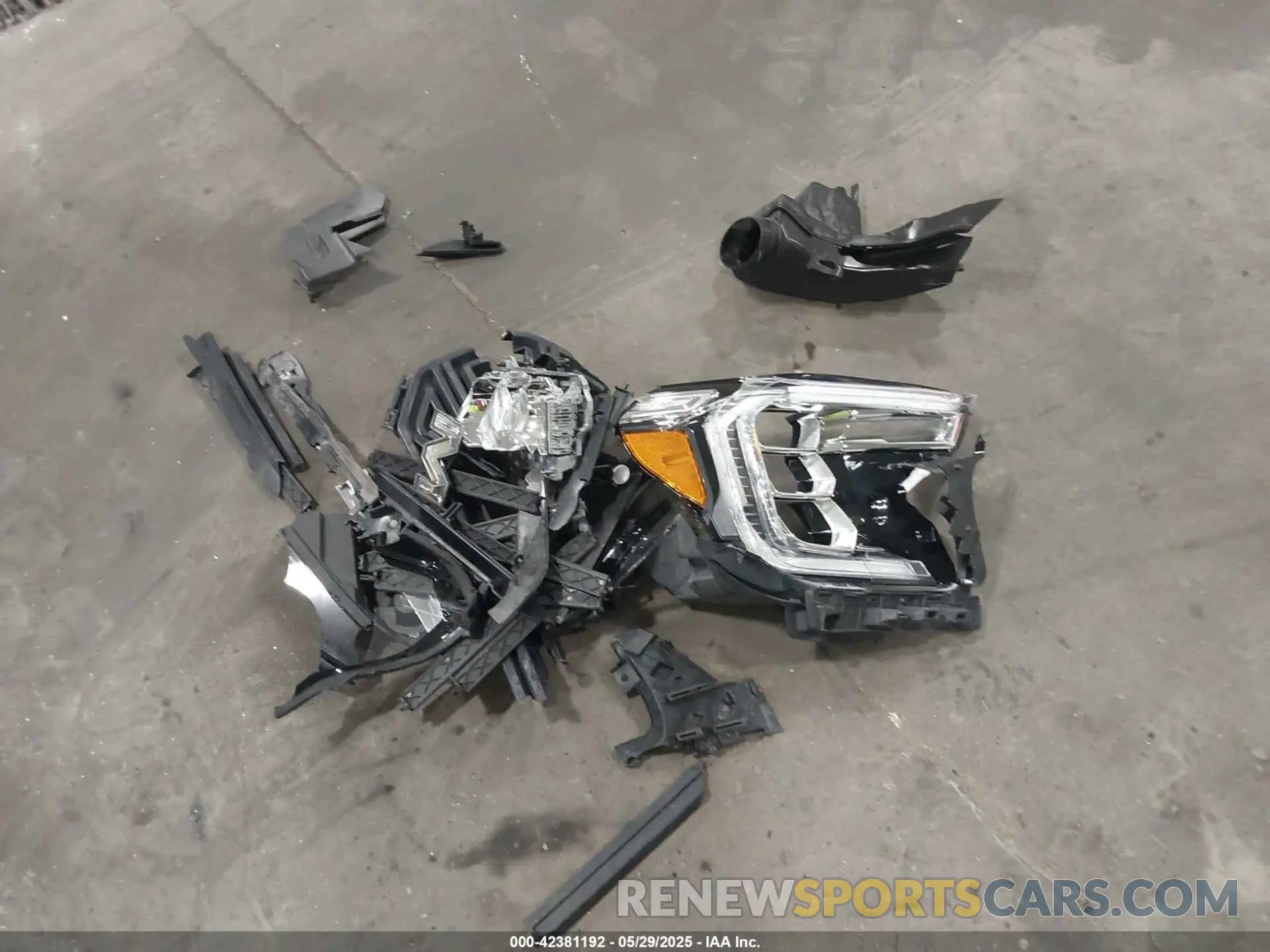 12 Photograph of a damaged car 3GKALMEV7NL118245 GMC TERRAIN 2022