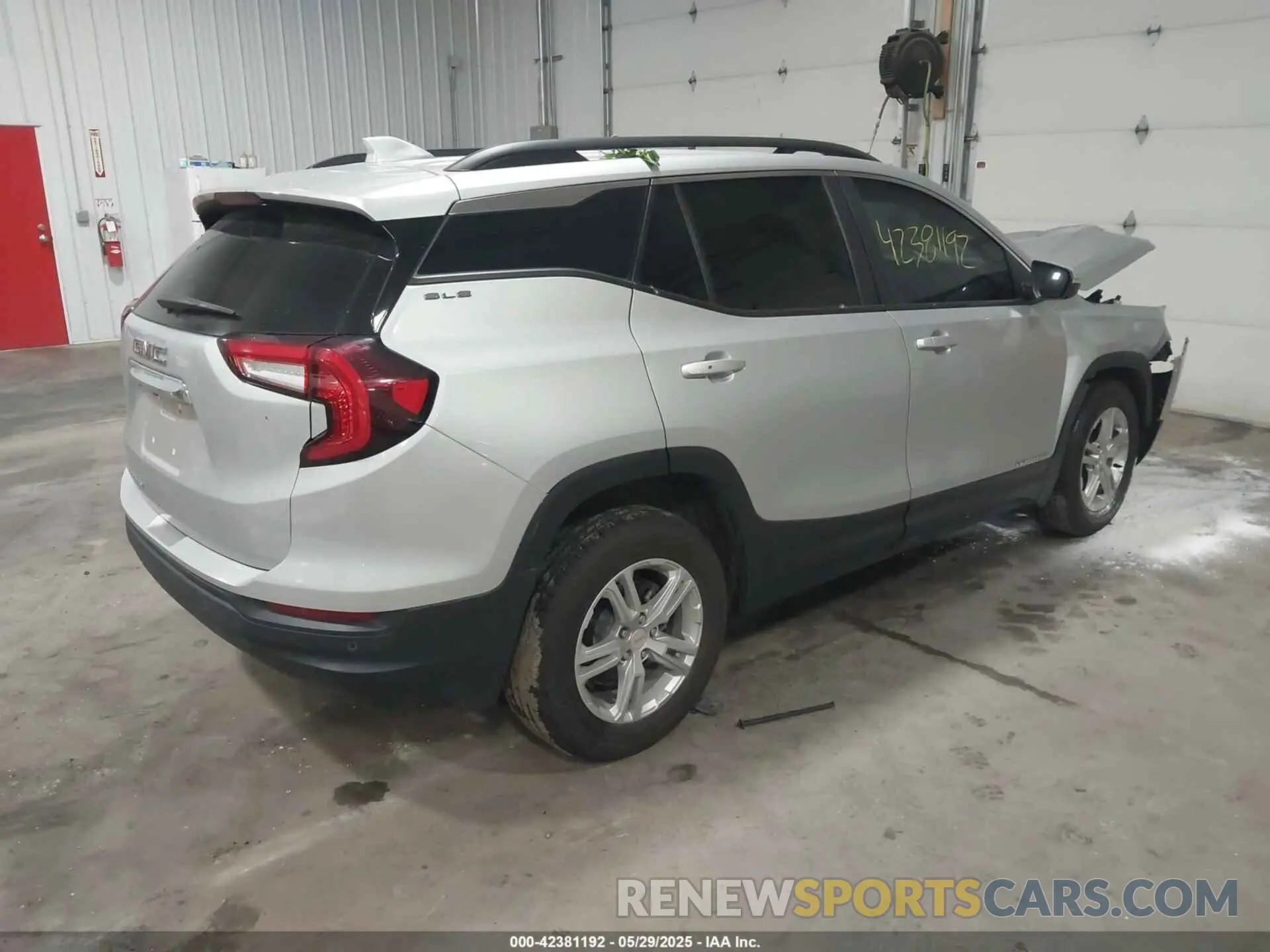 4 Photograph of a damaged car 3GKALMEV7NL118245 GMC TERRAIN 2022