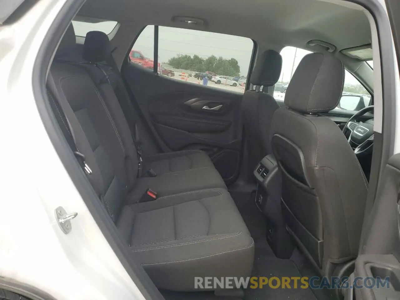 11 Photograph of a damaged car 3GKALMEV7NL260532 GMC TERRAIN 2022
