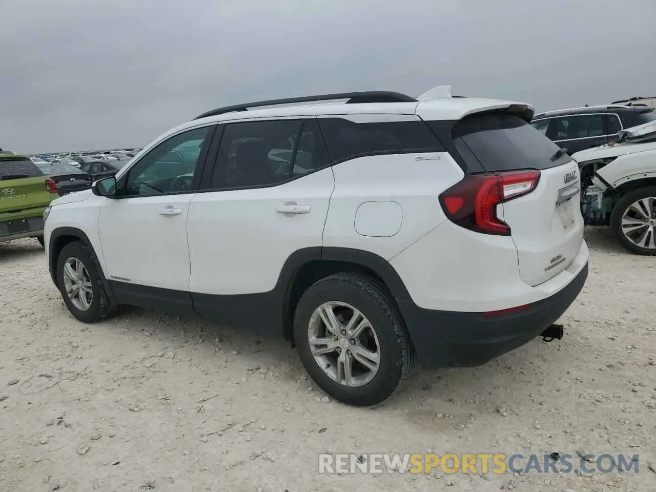 2 Photograph of a damaged car 3GKALMEV7NL260532 GMC TERRAIN 2022