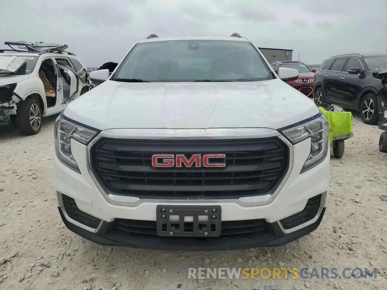 5 Photograph of a damaged car 3GKALMEV7NL260532 GMC TERRAIN 2022