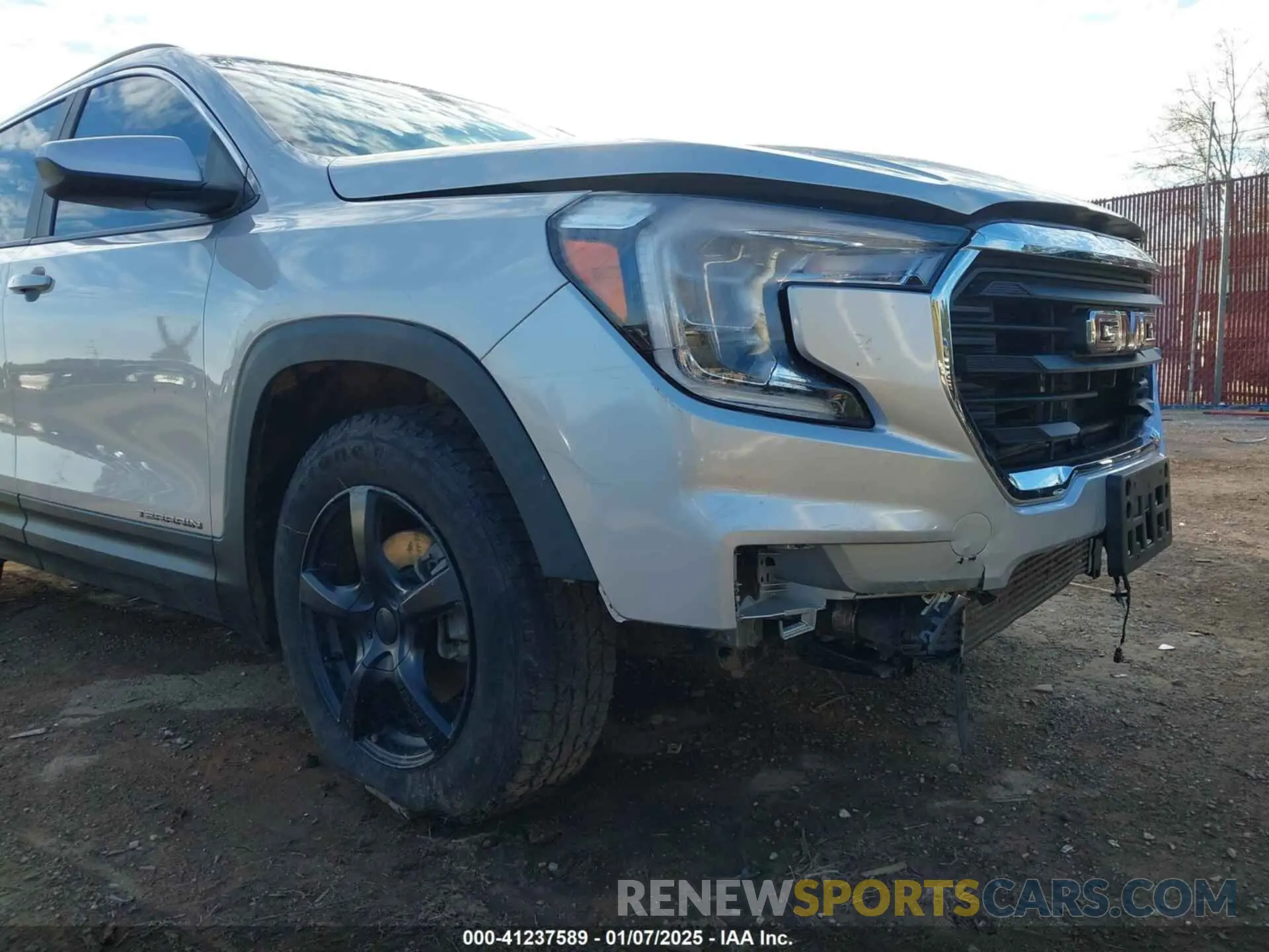 18 Photograph of a damaged car 3GKALMEV8NL101079 GMC TERRAIN 2022