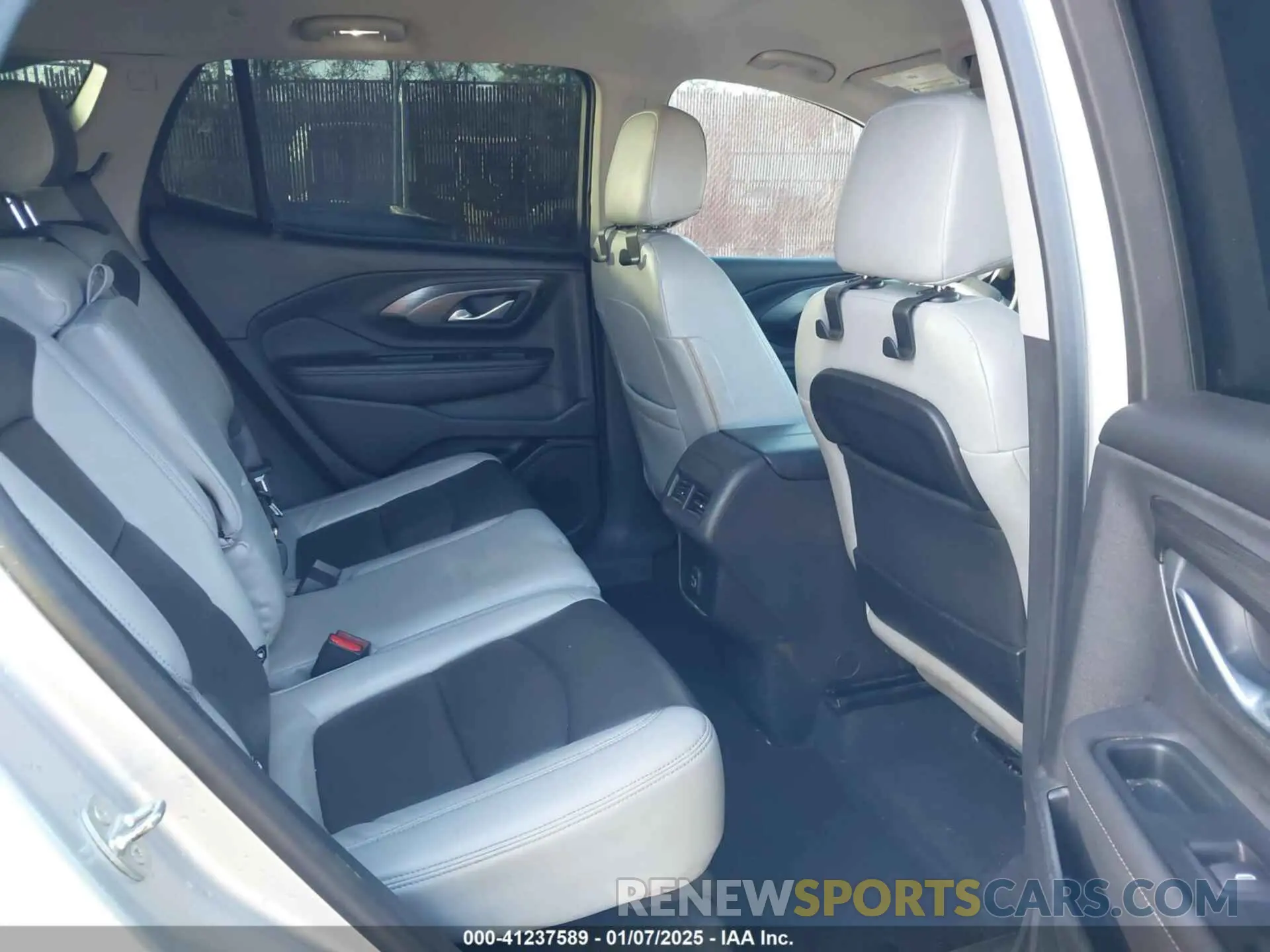 8 Photograph of a damaged car 3GKALMEV8NL101079 GMC TERRAIN 2022