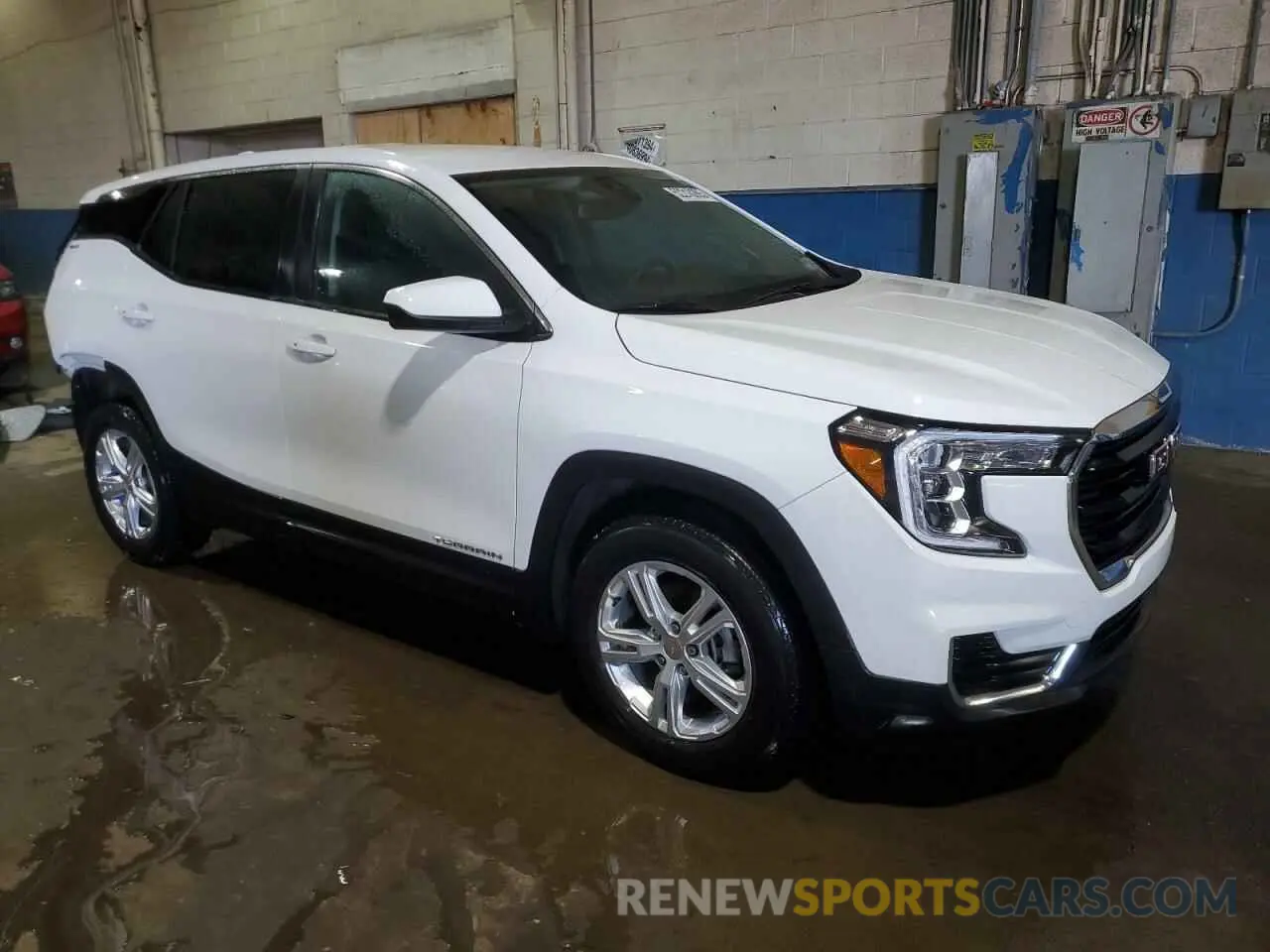 4 Photograph of a damaged car 3GKALMEV8NL221285 GMC TERRAIN 2022