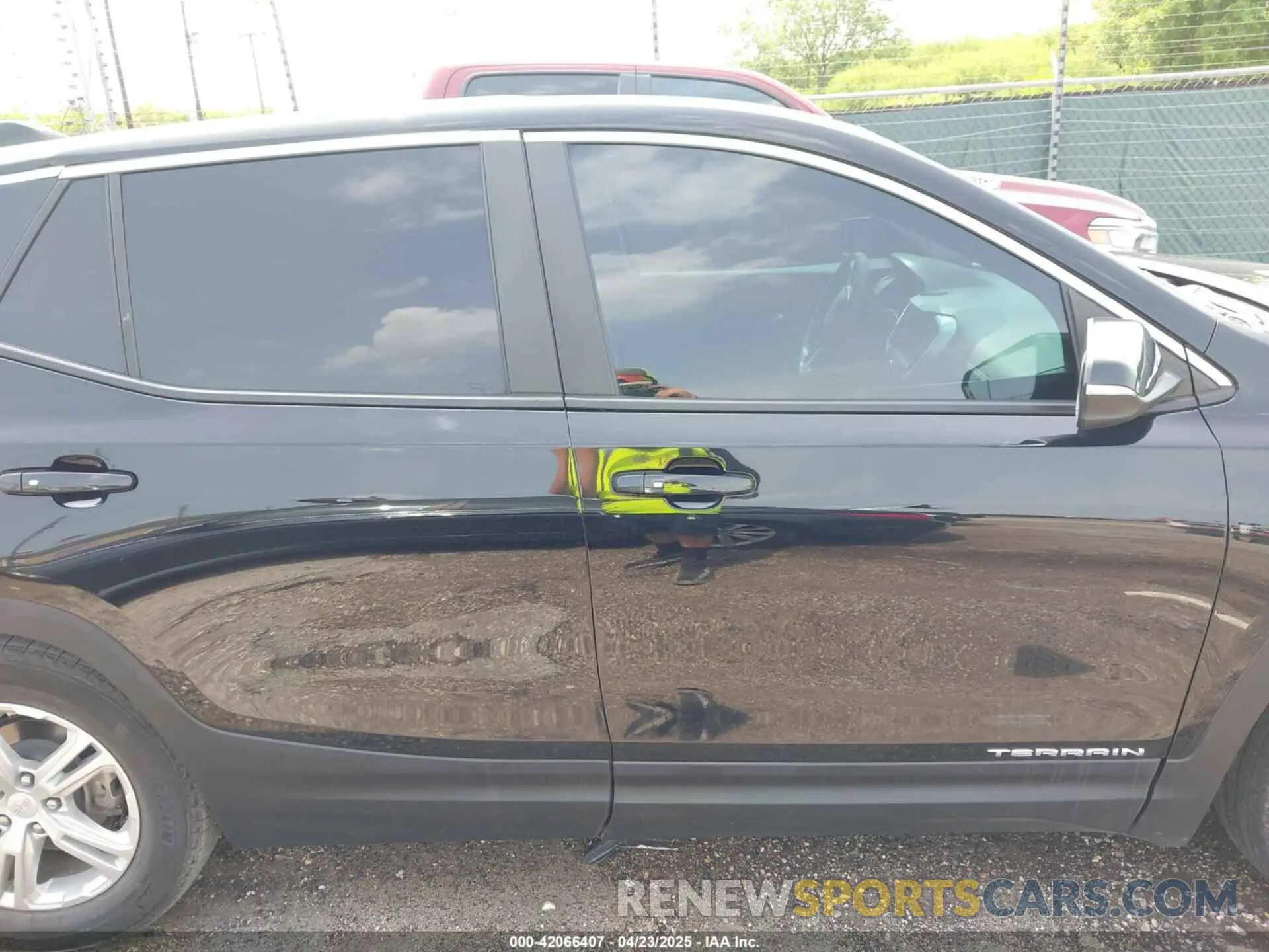 13 Photograph of a damaged car 3GKALMEV9NL181993 GMC TERRAIN 2022