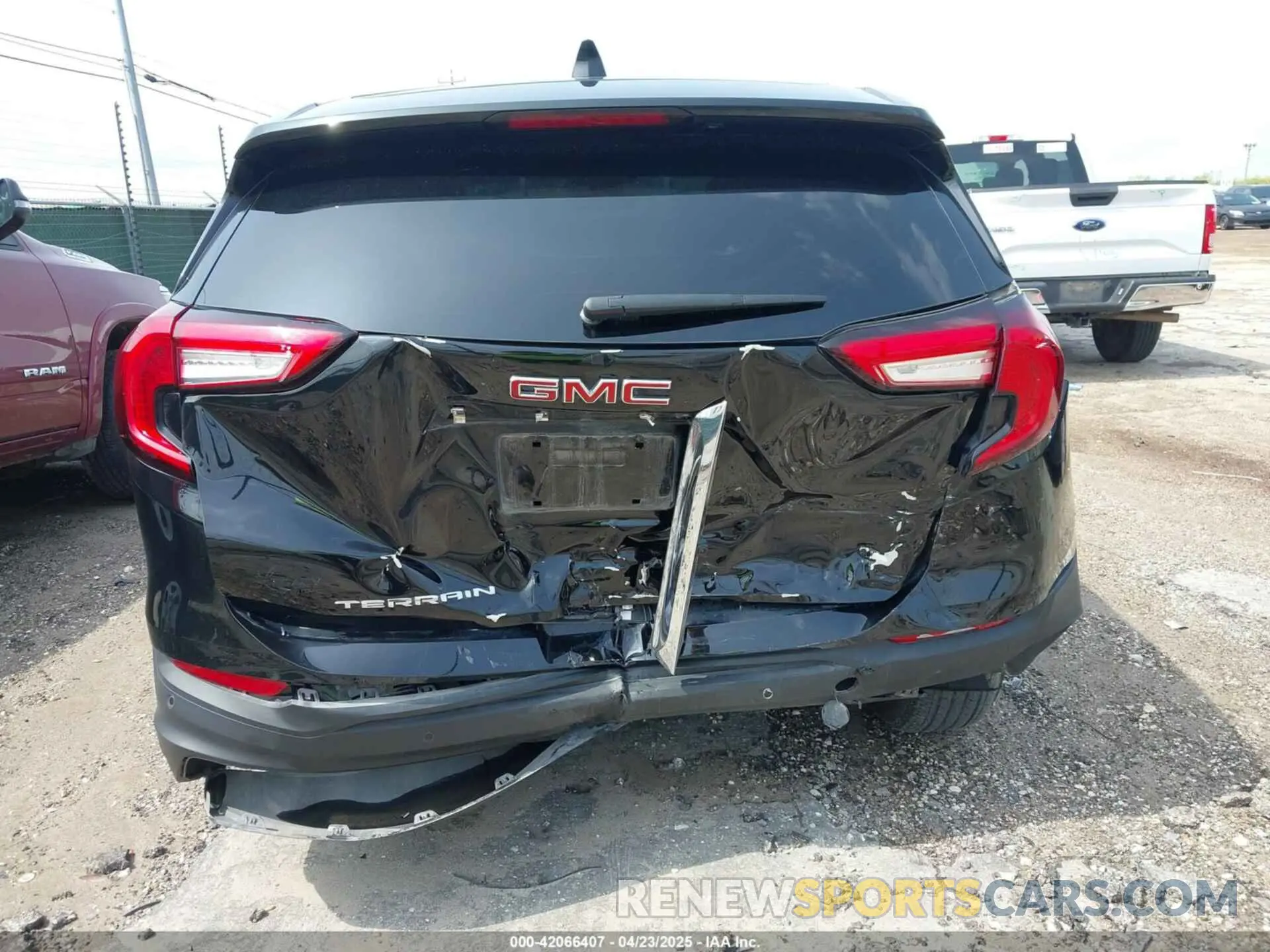 16 Photograph of a damaged car 3GKALMEV9NL181993 GMC TERRAIN 2022