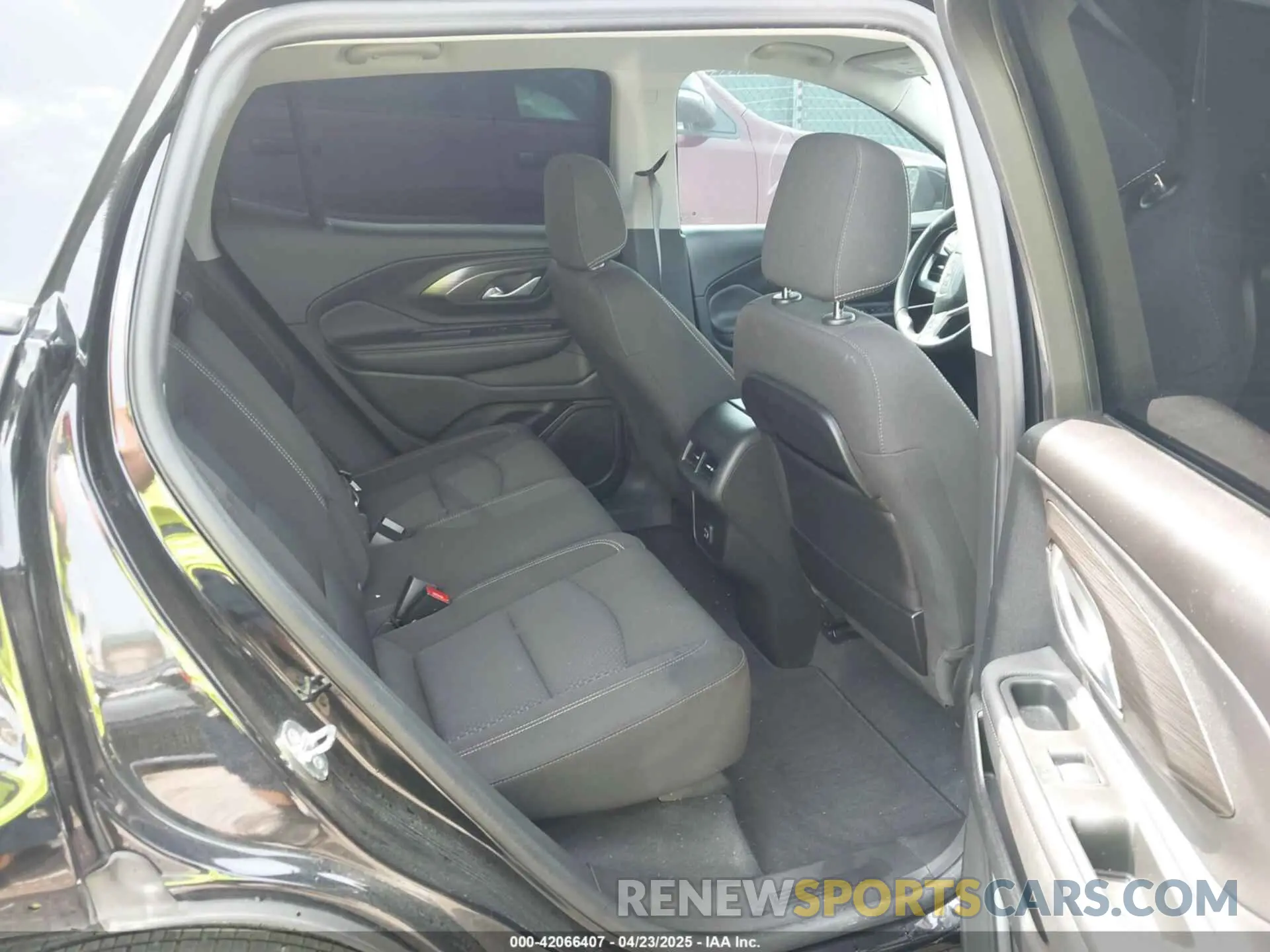 8 Photograph of a damaged car 3GKALMEV9NL181993 GMC TERRAIN 2022